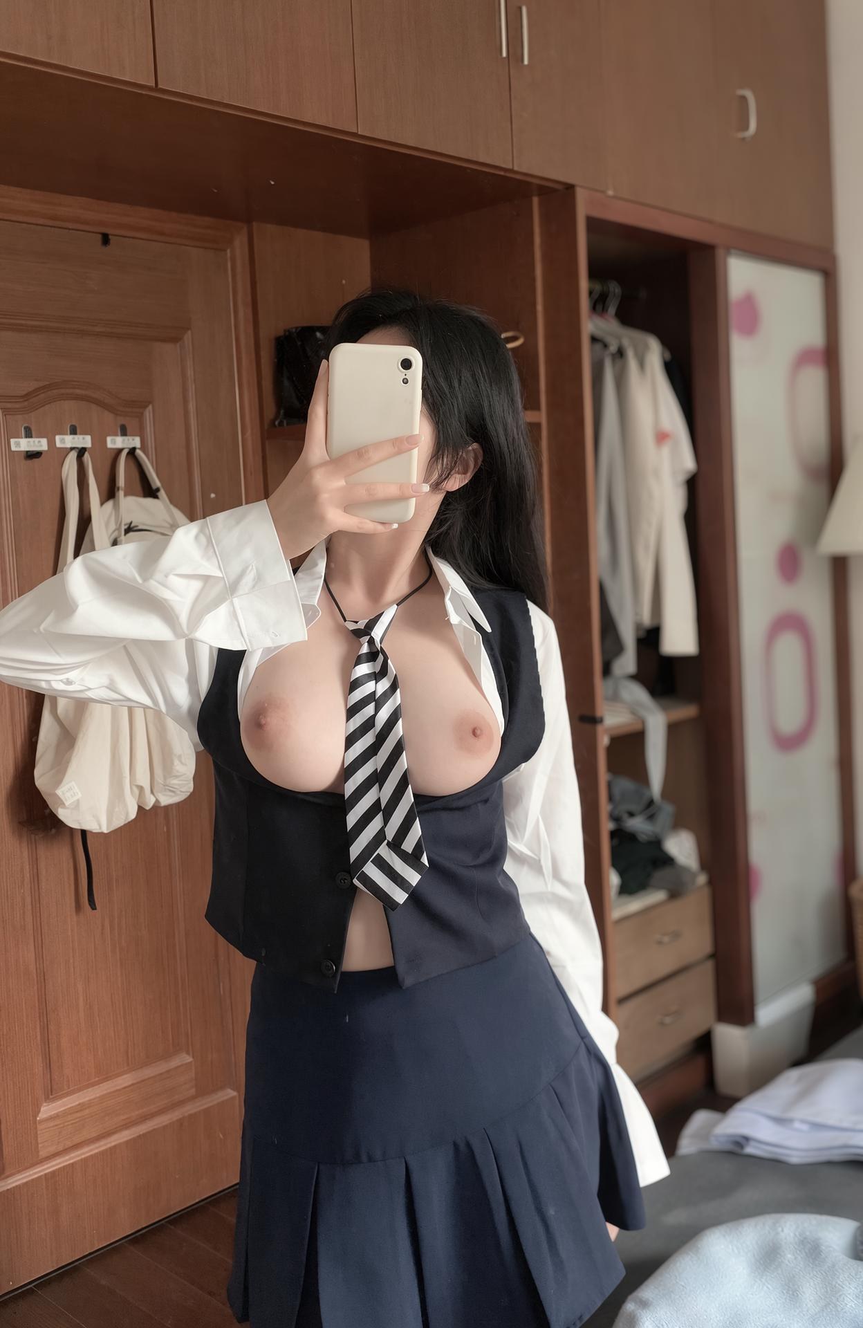 [私房] Ayi Shi Ayi - 甘め美胸自撮り動画合集 111P146V