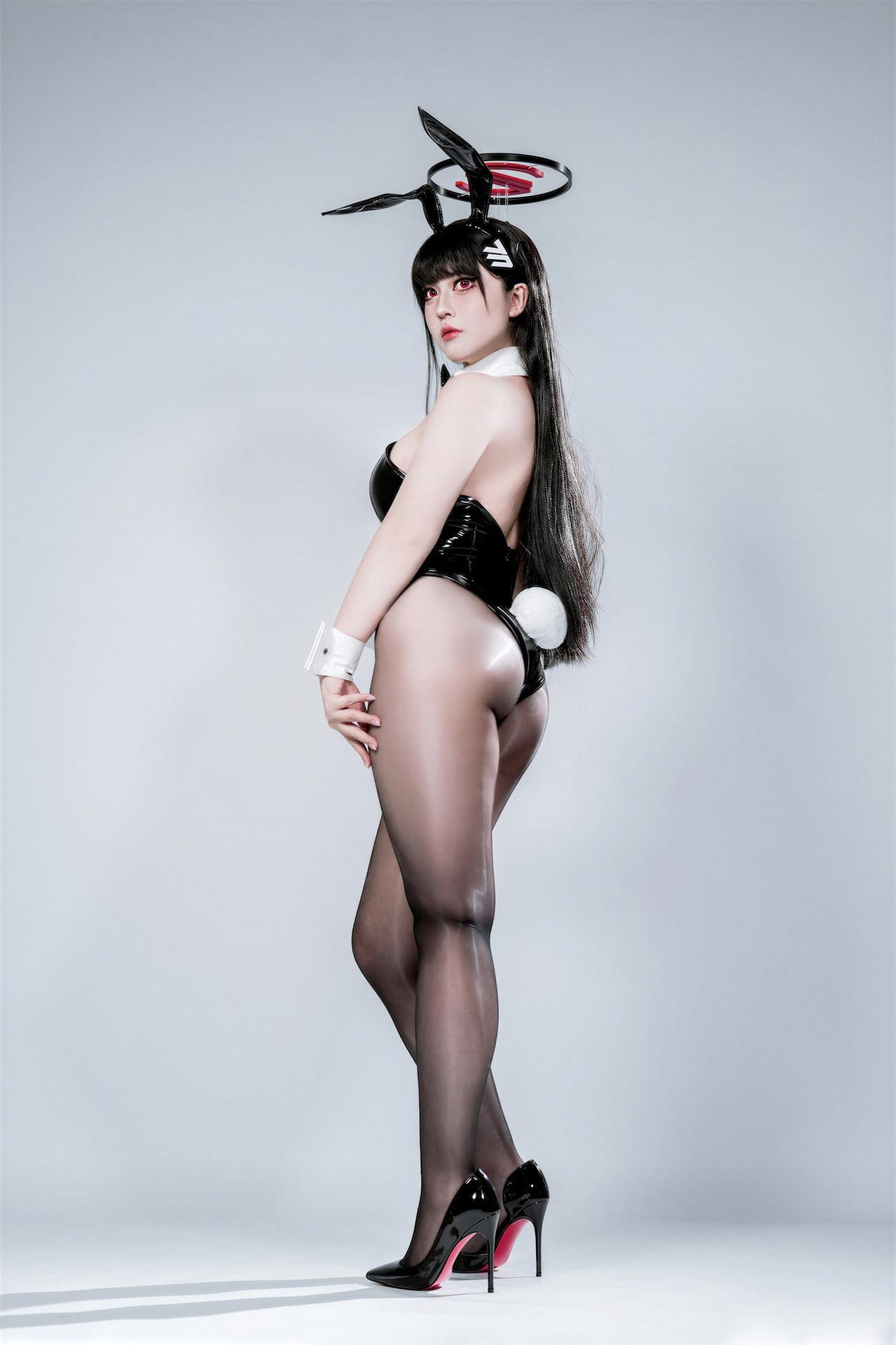 [cosplay] 半半子 - 蔚蓝档案 调月莉音：蔚蓝档案 调月莉音兔女郎角色還原美腿 57P6V