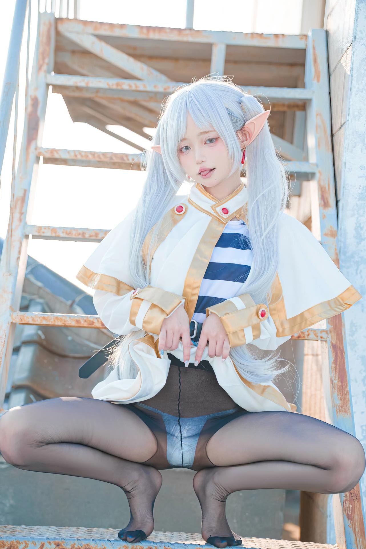 [コスプレ] Irisuare(愛莉) - Frieren 屋上エルフ衣装と黒スト 31P