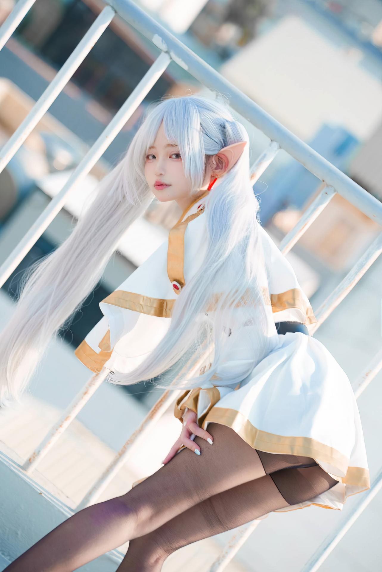 [コスプレ] Irisuare(愛莉) - Frieren 屋上エルフ衣装と黒スト 31P