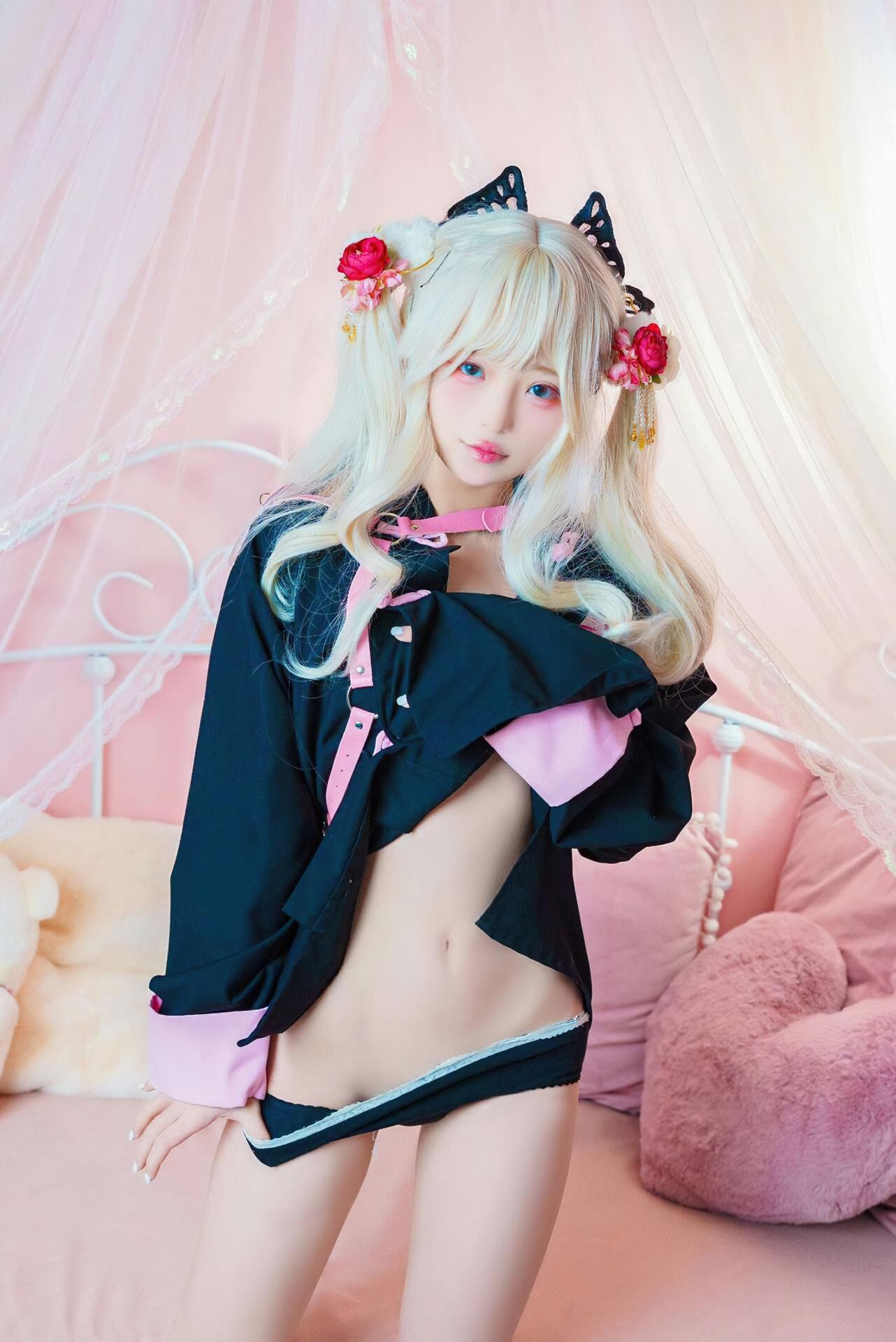 [cosplay] Irisuare(愛莉) - Illya：Illya角色還原美腿大尺度 34P