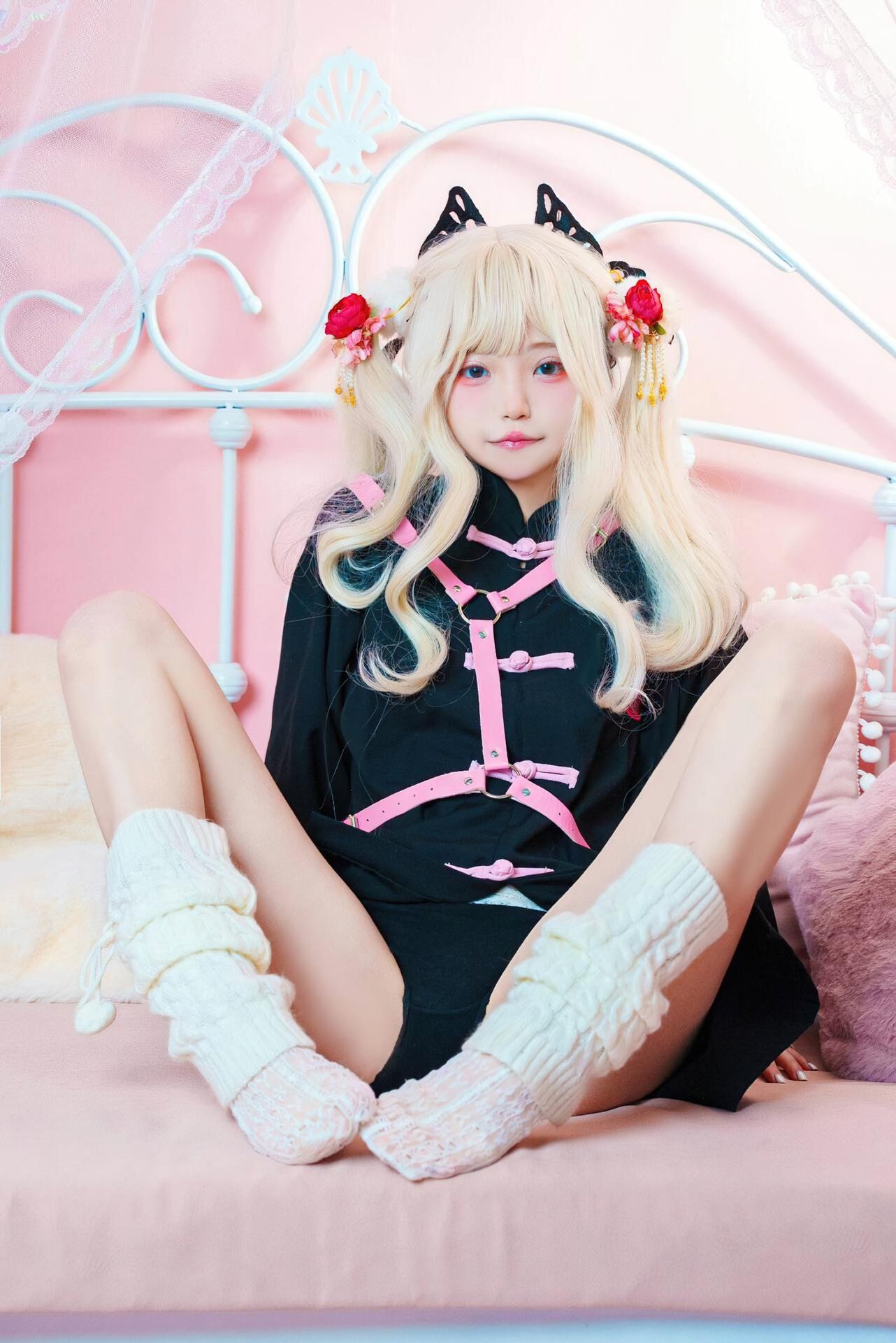 [cosplay] Irisuare(愛莉) - Illya：Illya角色還原美腿大尺度 34P