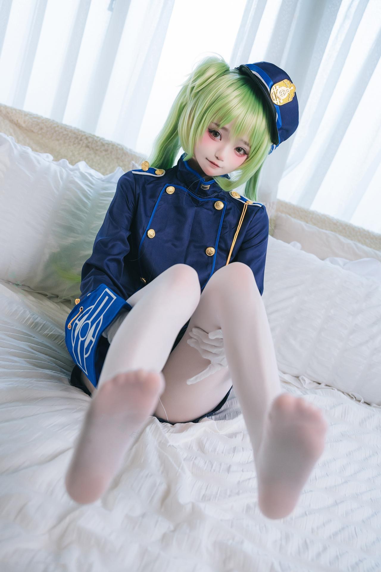 [cosplay] Irisuare(愛莉) - 橘希望：碧蓝档案 橘希望角色還原美腿大尺度 18P1V