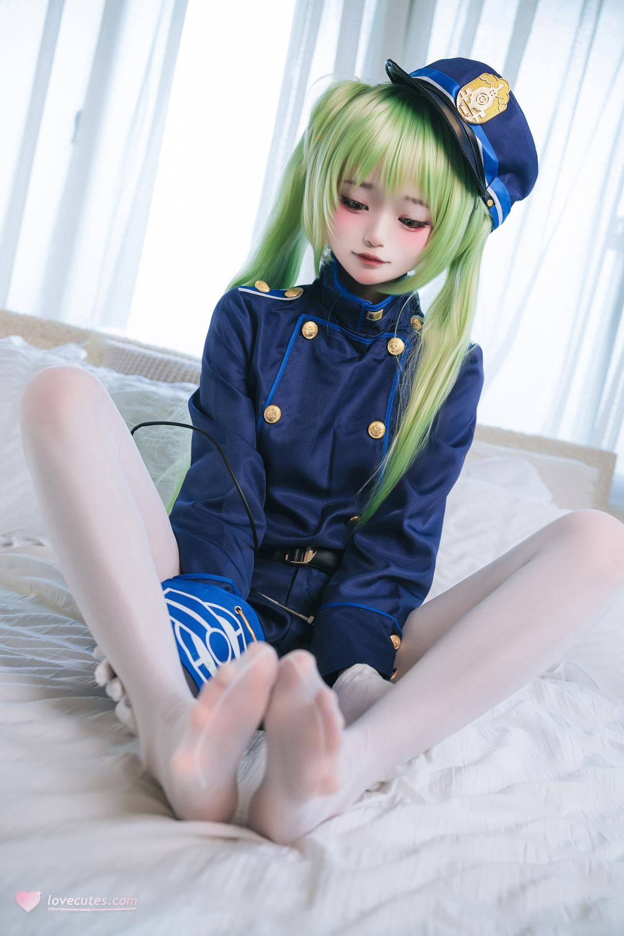 [cosplay] Irisuare(愛莉) - 橘希望：碧蓝档案 橘希望角色還原美腿大尺度 18P1V