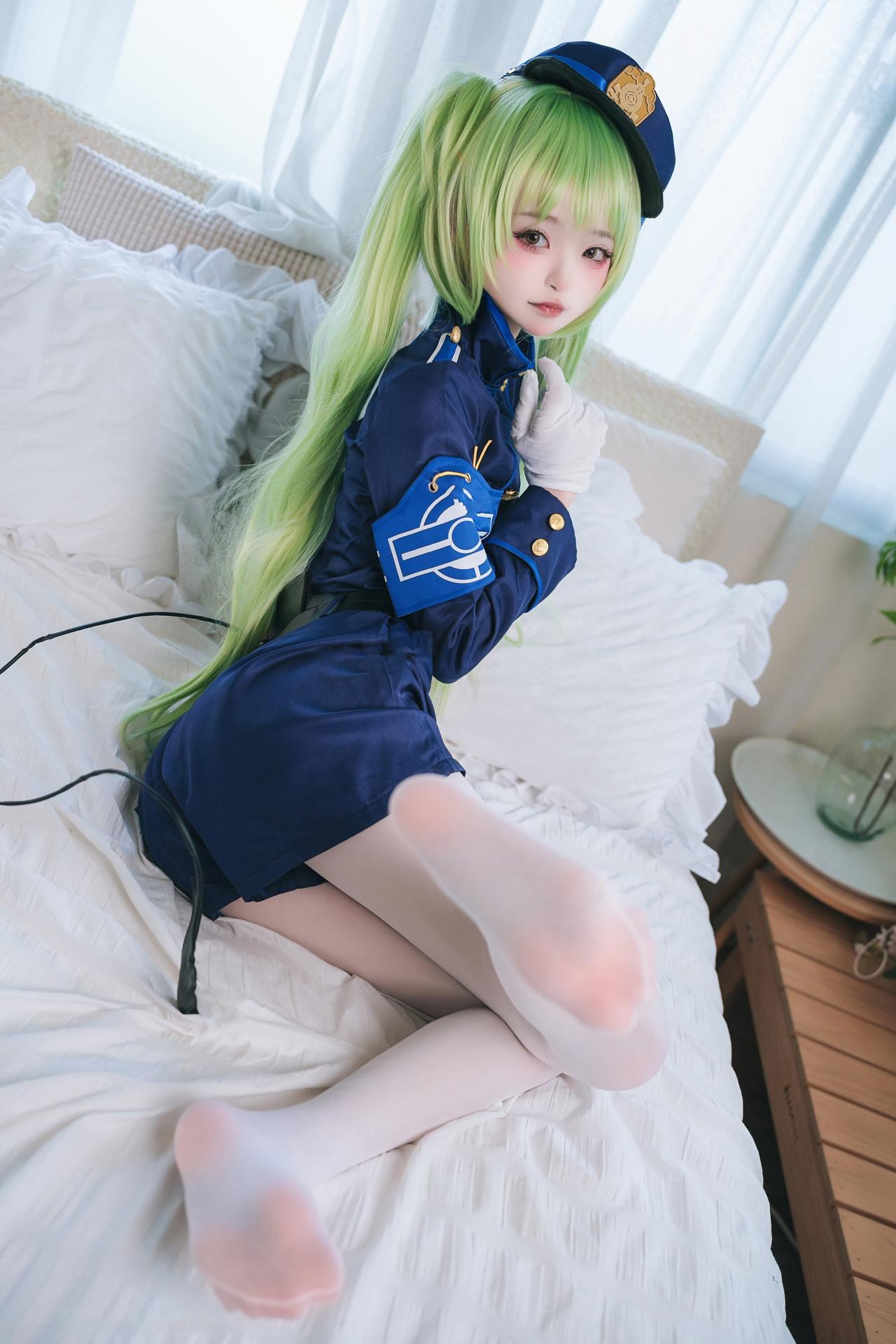 [cosplay] Irisuare(愛莉) - 橘希望：碧蓝档案 橘希望角色還原美腿大尺度 18P1V