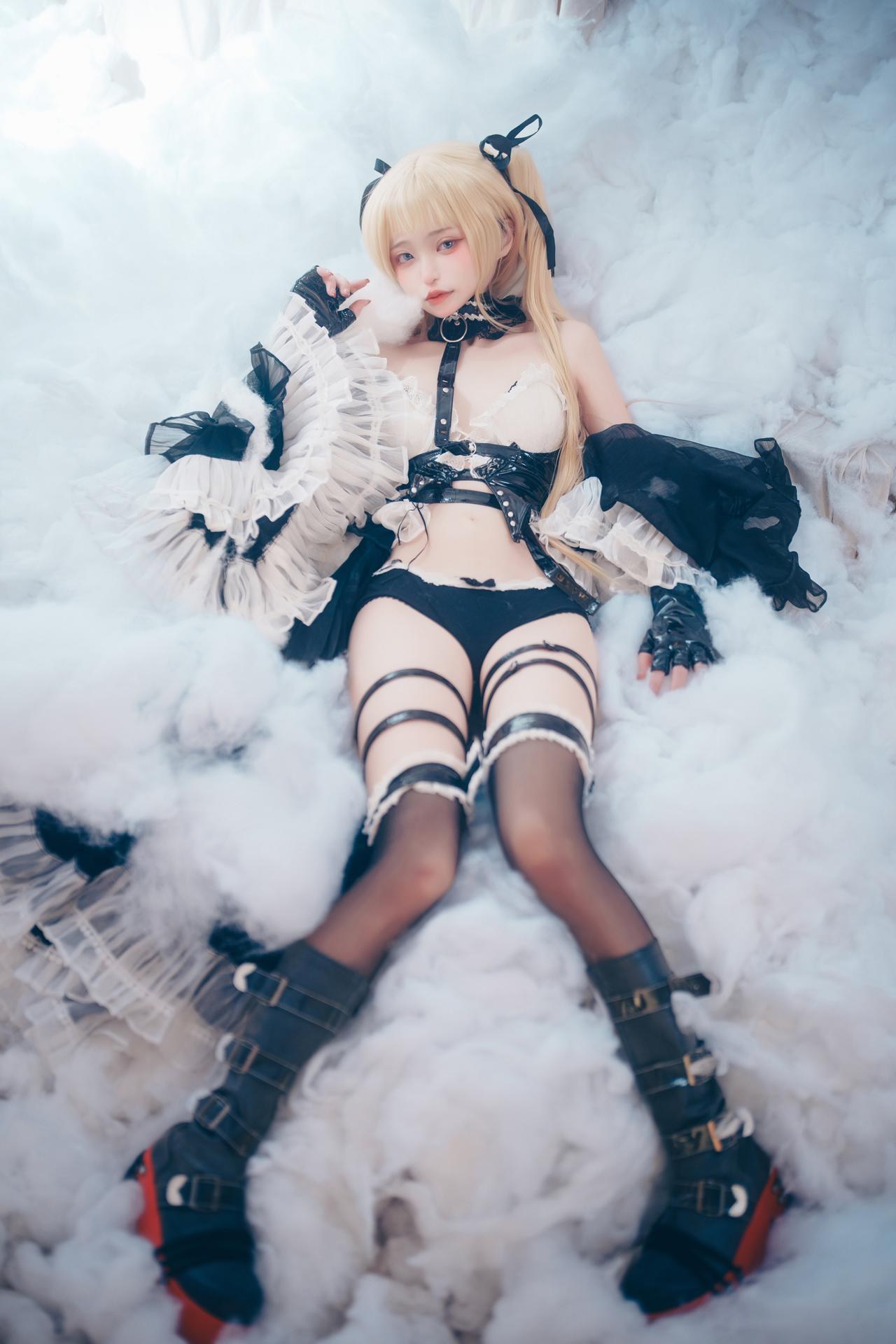 [cosplay] Irisuare(愛莉) - Marie Rose：Marie Rose角色還原美腿大尺度 68P
