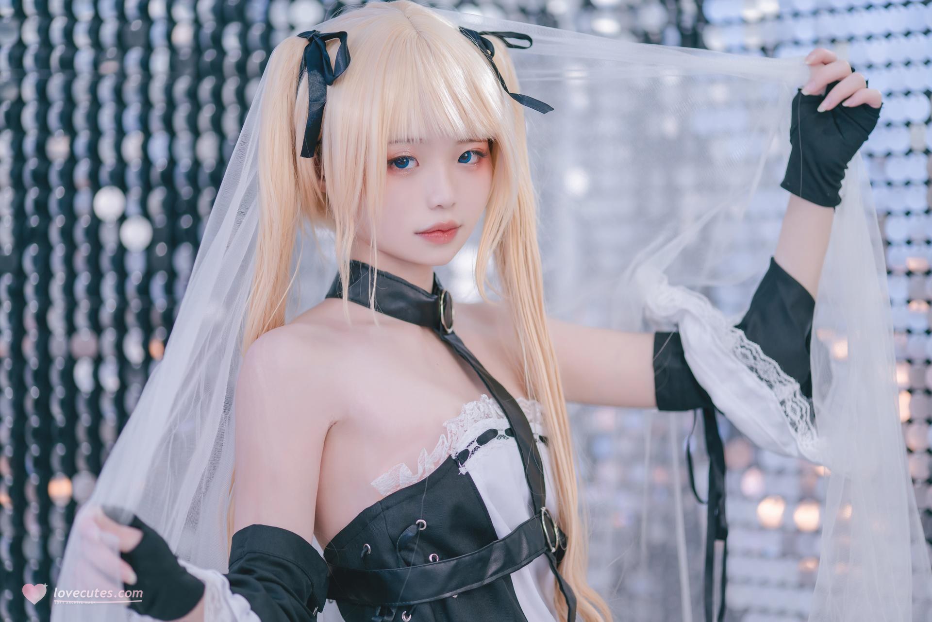 [Cosplay] Irisuare - Marie Rose trang phục dây đai đen 68P