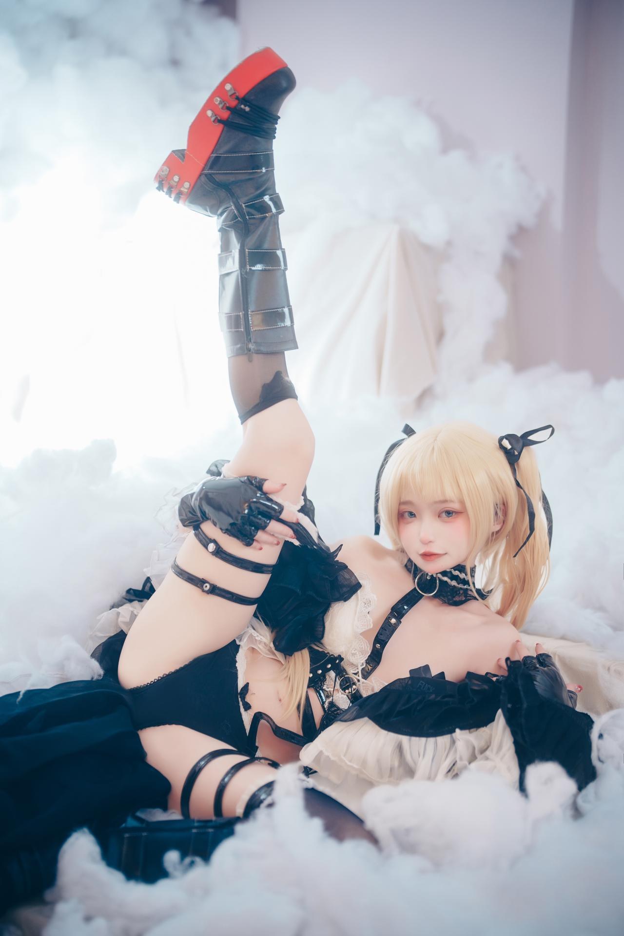 [cosplay] Irisuare(愛莉) - Marie Rose：Marie Rose角色還原美腿大尺度 68P