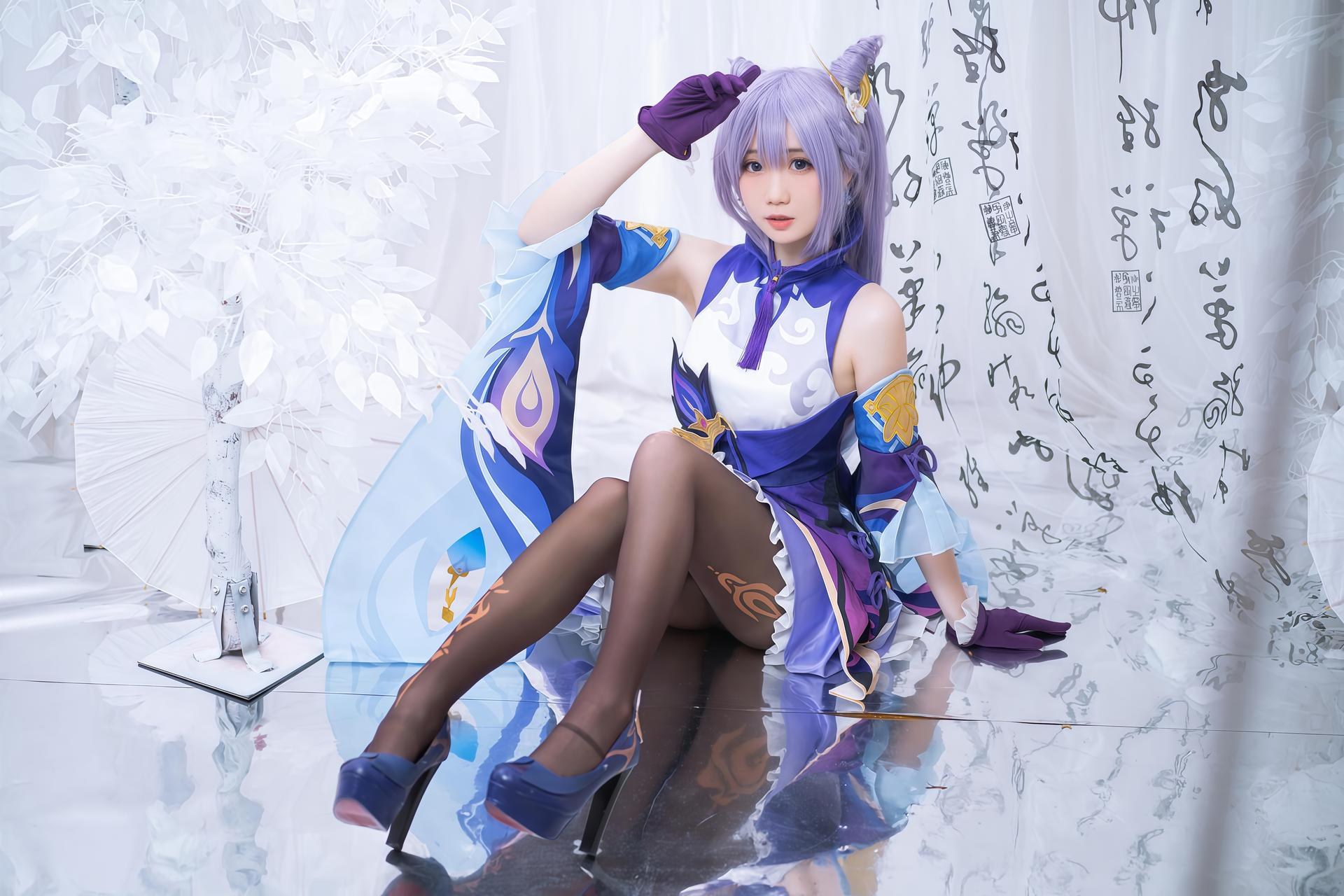[cosplay] 焖焖碳 - 刻晴：刻晴角色还原美腿大尺度 18P