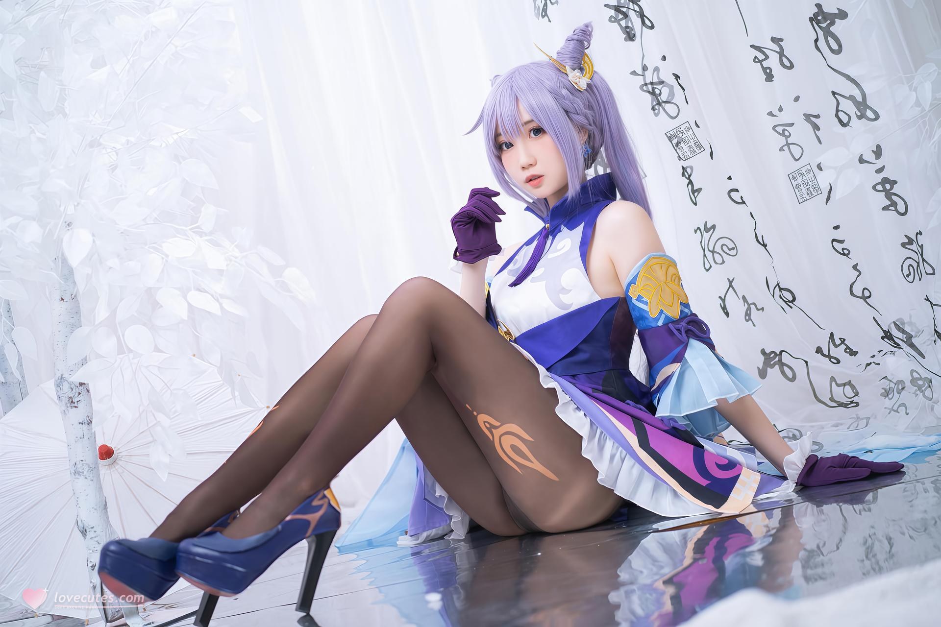 [cosplay] 焖焖碳 - 刻晴：刻晴角色还原美腿大尺度 18P