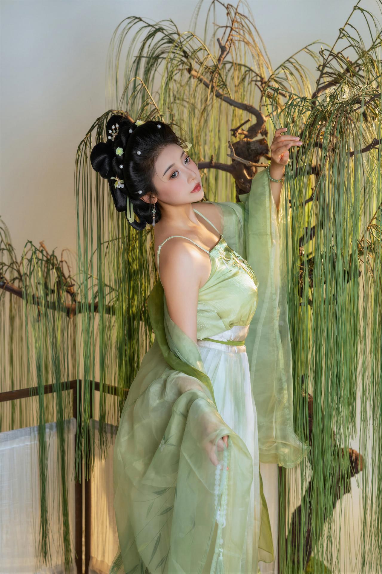 [cosplay] 奈汐酱nice - 拾翠角色还原美腿大尺度 90P1V