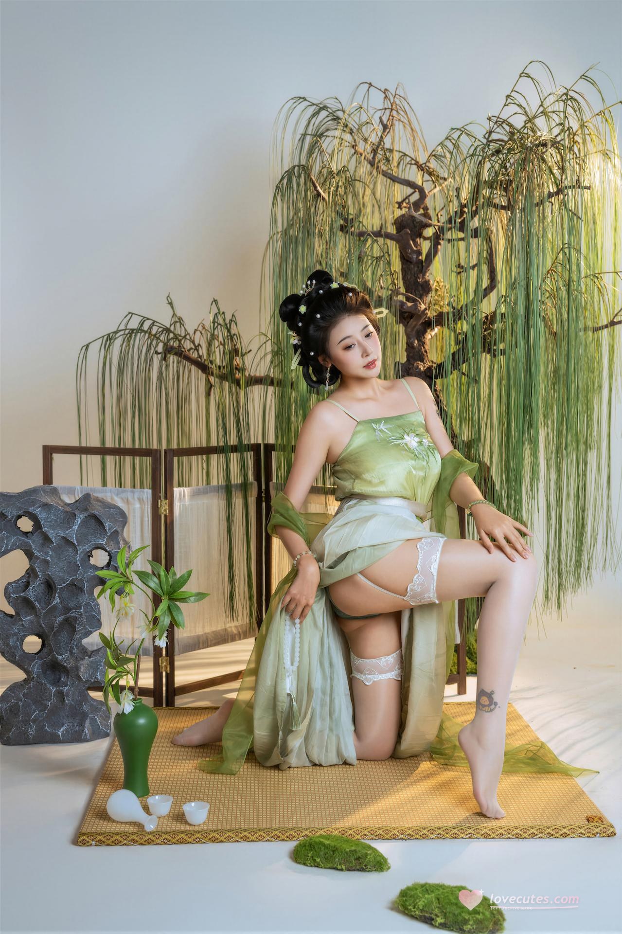 [cosplay] 奈汐酱nice - 拾翠角色还原美腿大尺度 90P1V