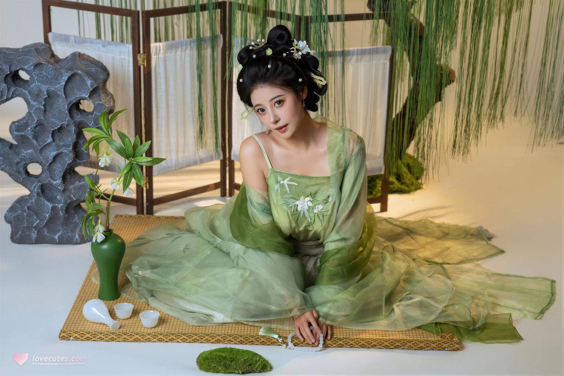 [cosplay] 奈汐酱nice - 拾翠角色还原美腿大尺度 90P1V
