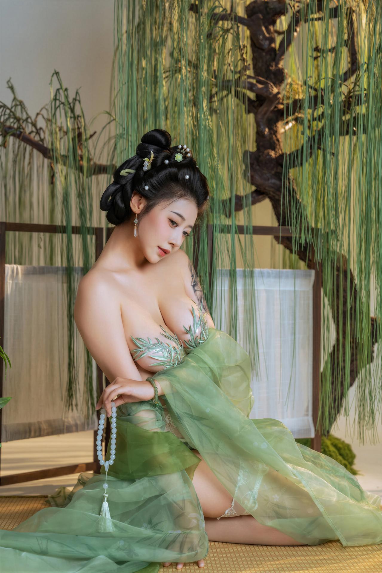 [cosplay] 奈汐酱nice - 拾翠角色还原美腿大尺度 90P1V