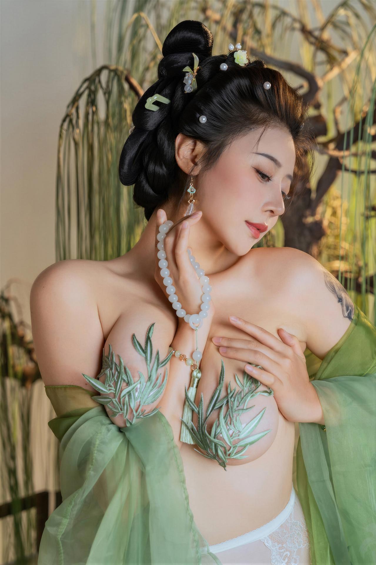 [cosplay] 奈汐酱nice - 拾翠角色还原美腿大尺度 90P1V