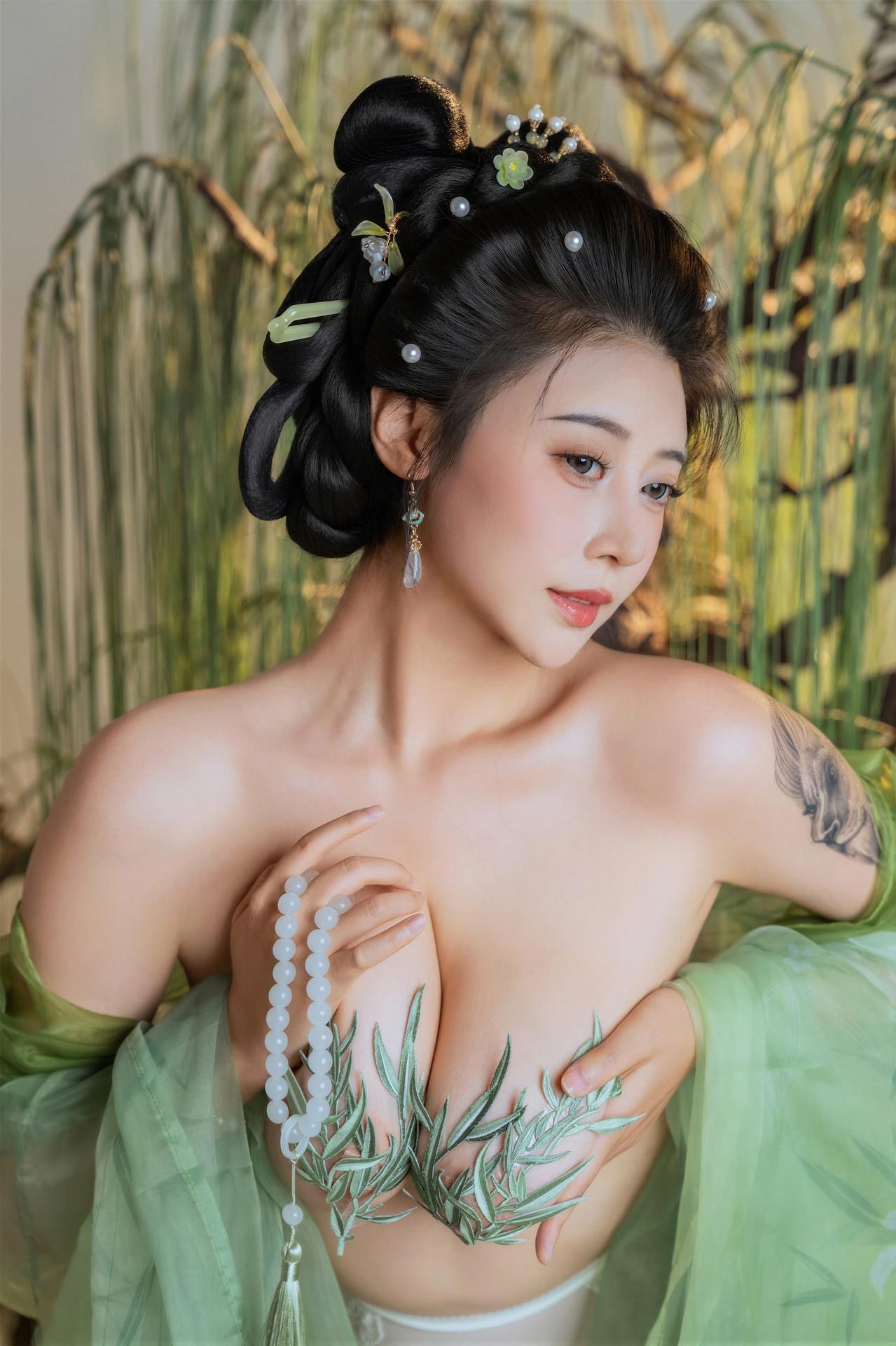 [cosplay] 奈汐酱nice - 拾翠角色还原美腿大尺度 90P1V