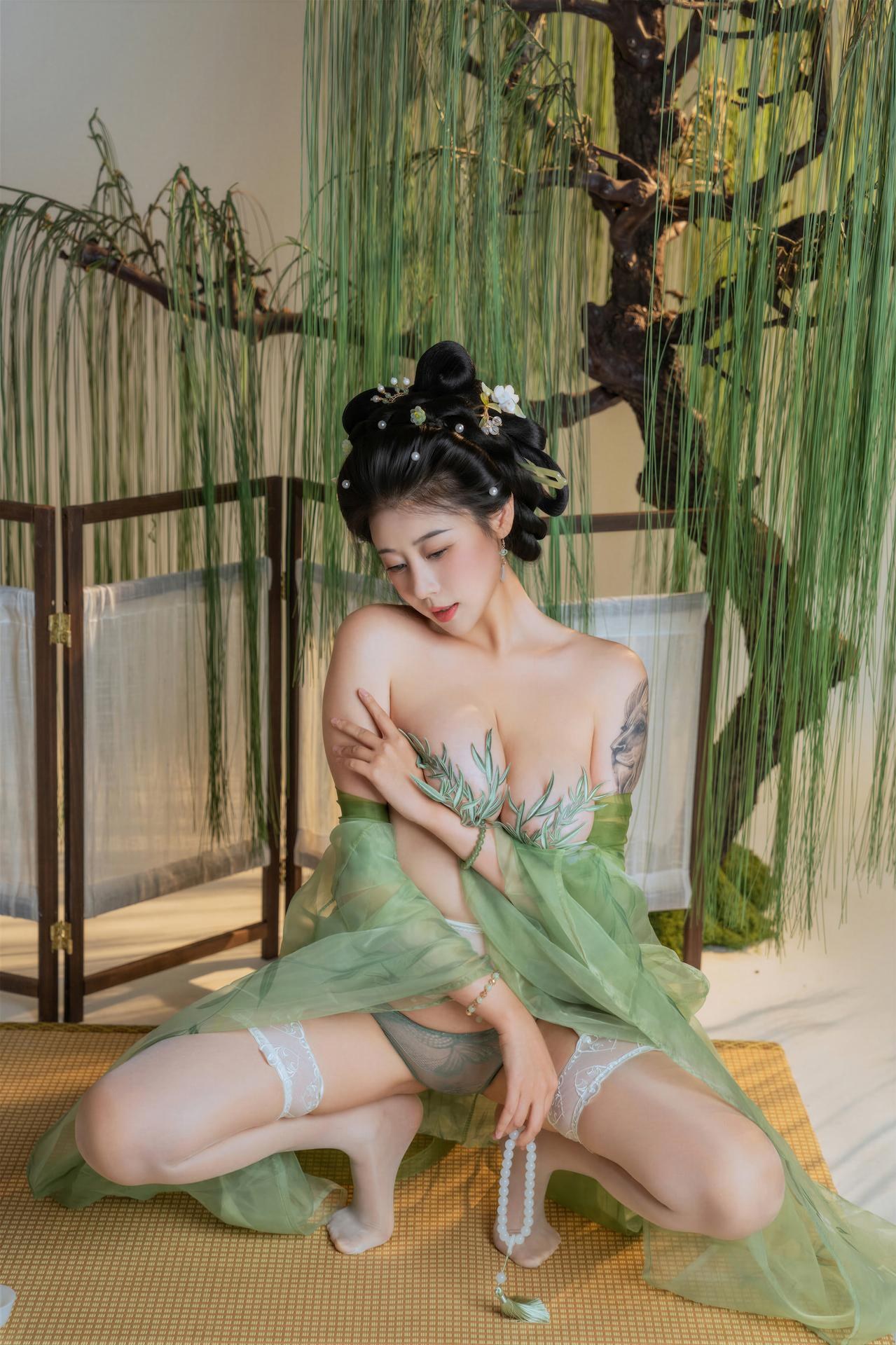 [cosplay] 奈汐酱nice - 拾翠角色还原美腿大尺度 90P1V