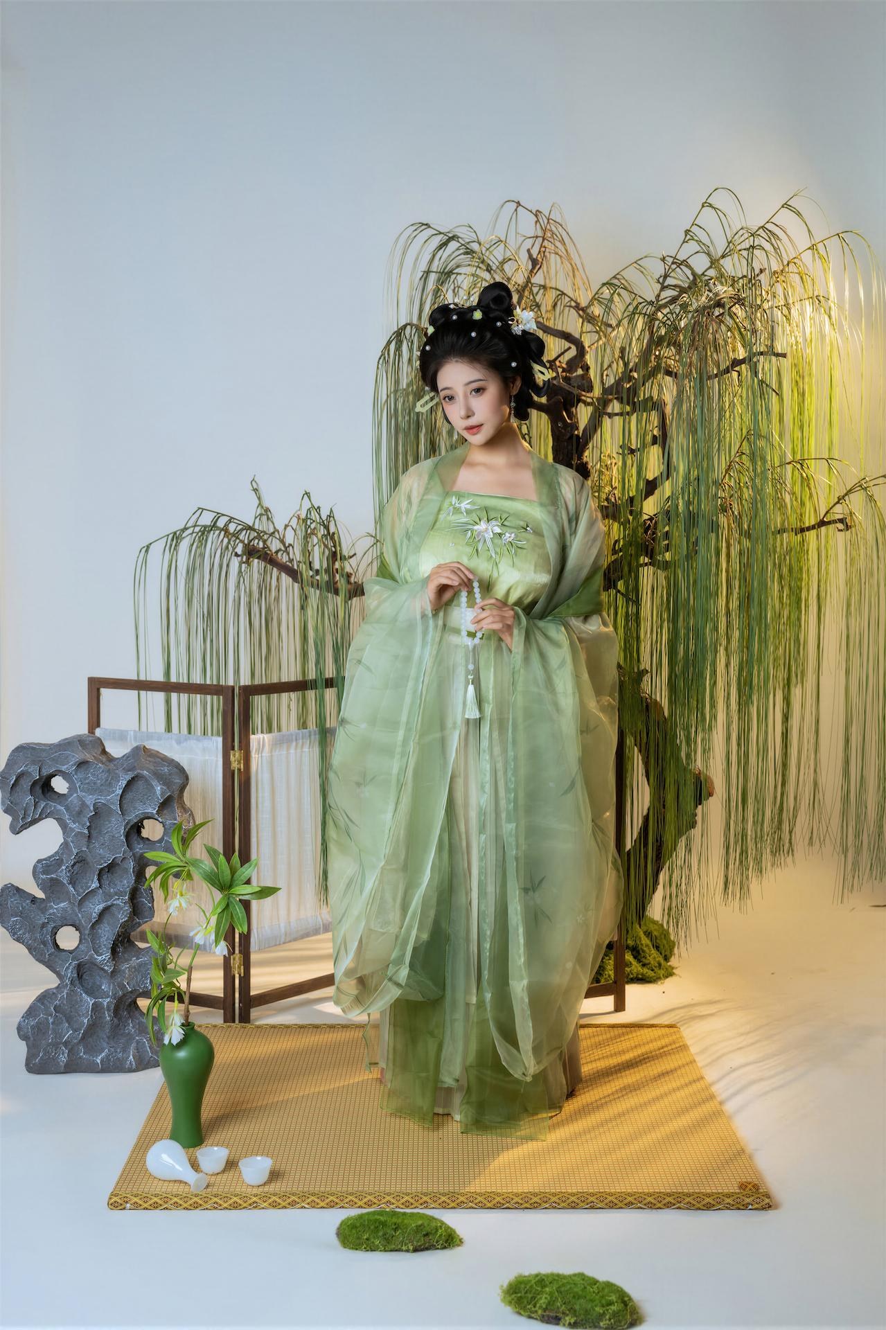 [cosplay] 奈汐酱nice - 拾翠角色还原美腿大尺度 90P1V