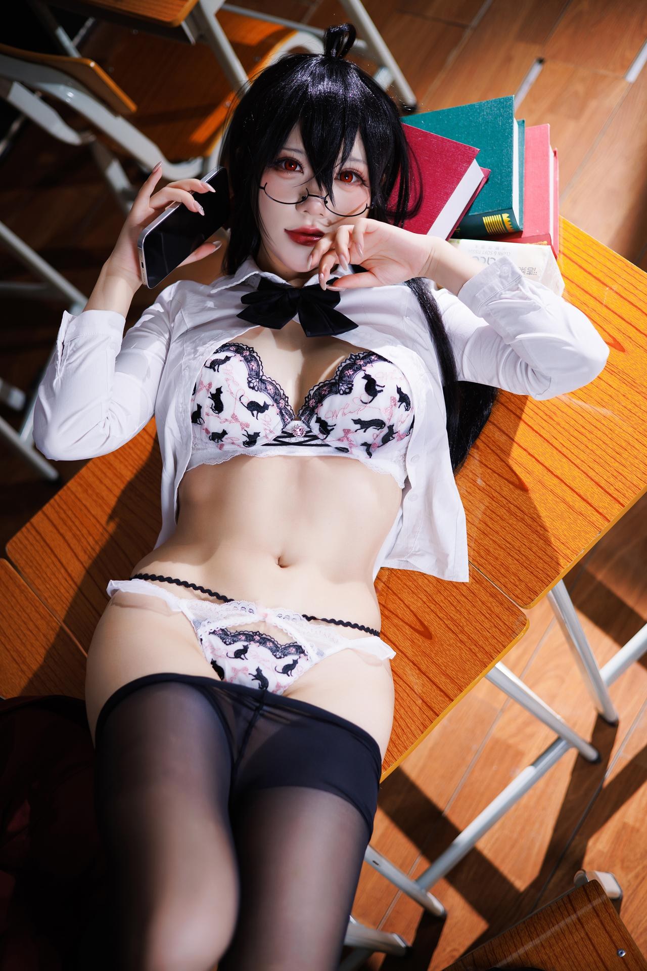 [cosplay] 是一只熊仔吗 - 大凤：大凤JK角色還原美腿大尺度 50P