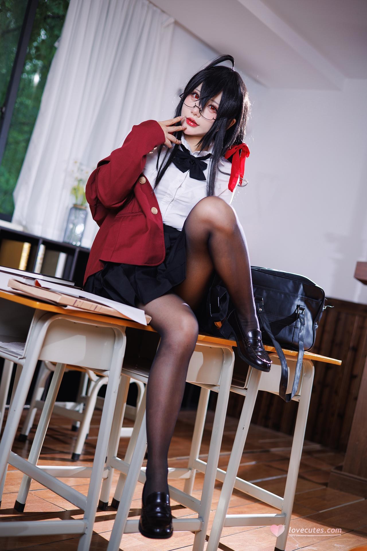 [cosplay] 是一只熊仔吗 - 大凤：大凤JK角色還原美腿大尺度 50P