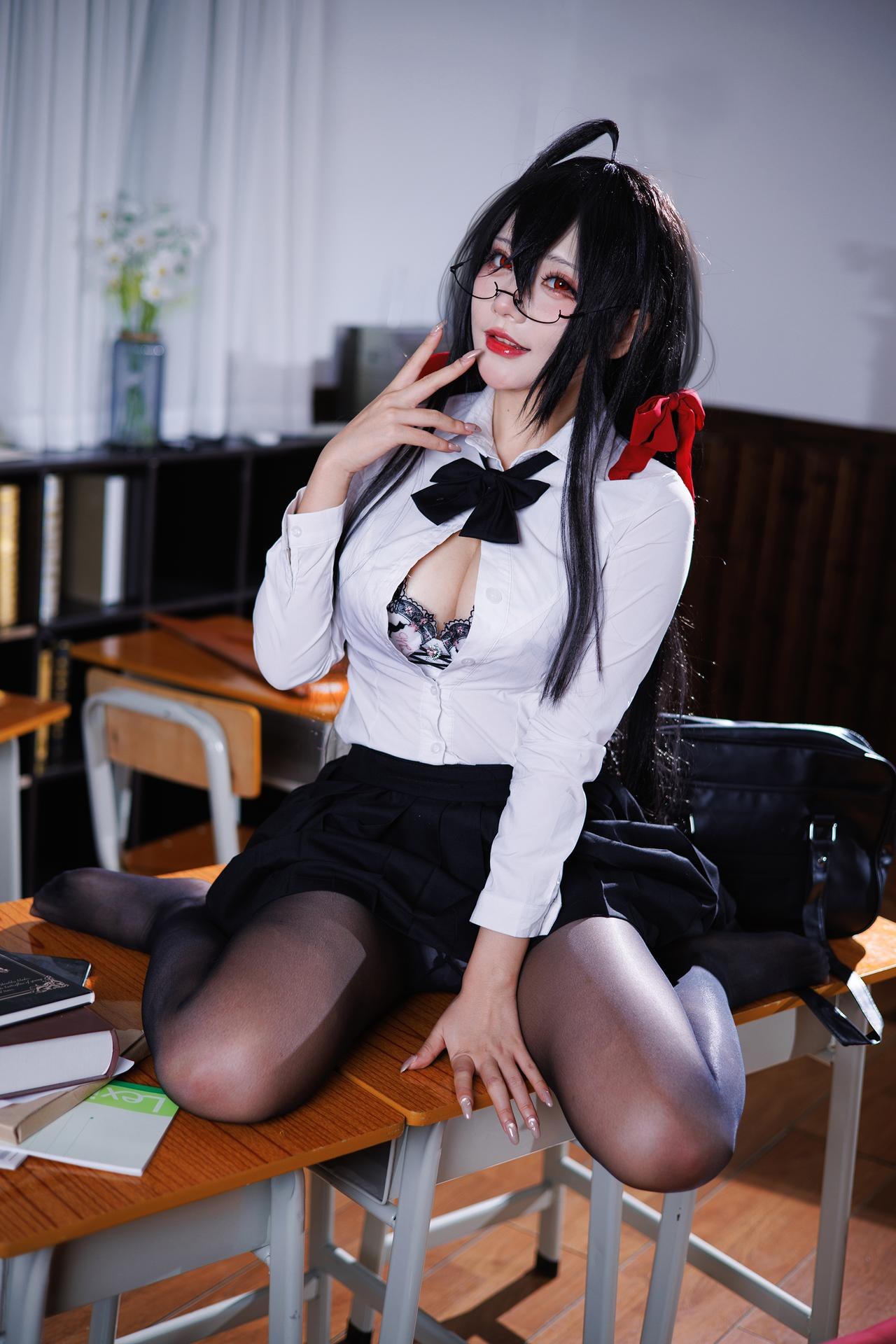 [cosplay] 是一只熊仔吗 - 大凤：大凤JK角色還原美腿大尺度 50P