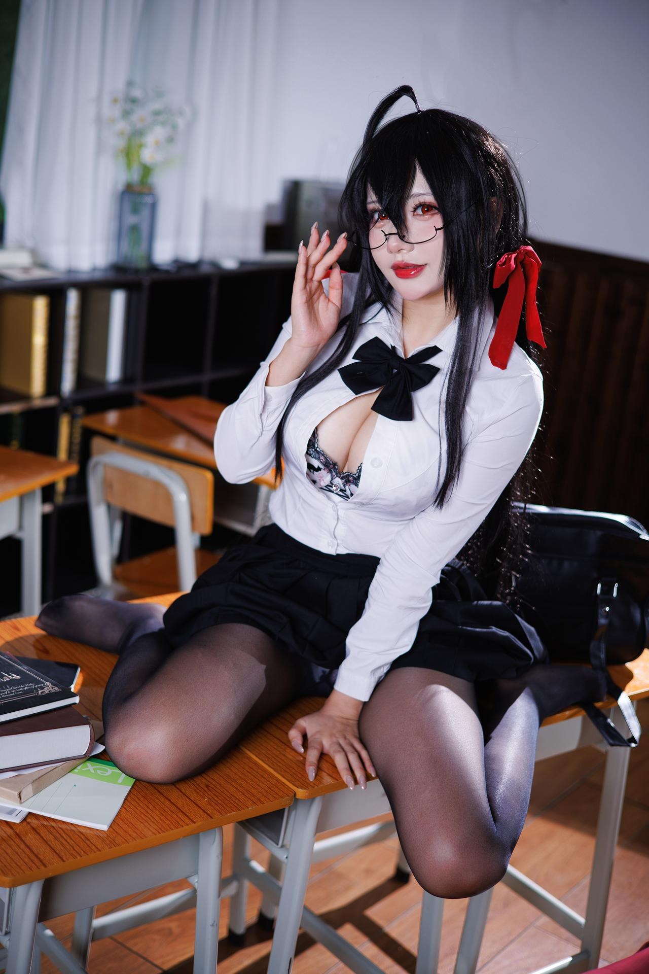 [cosplay] 是一只熊仔吗 - 大凤：大凤JK角色還原美腿大尺度 50P