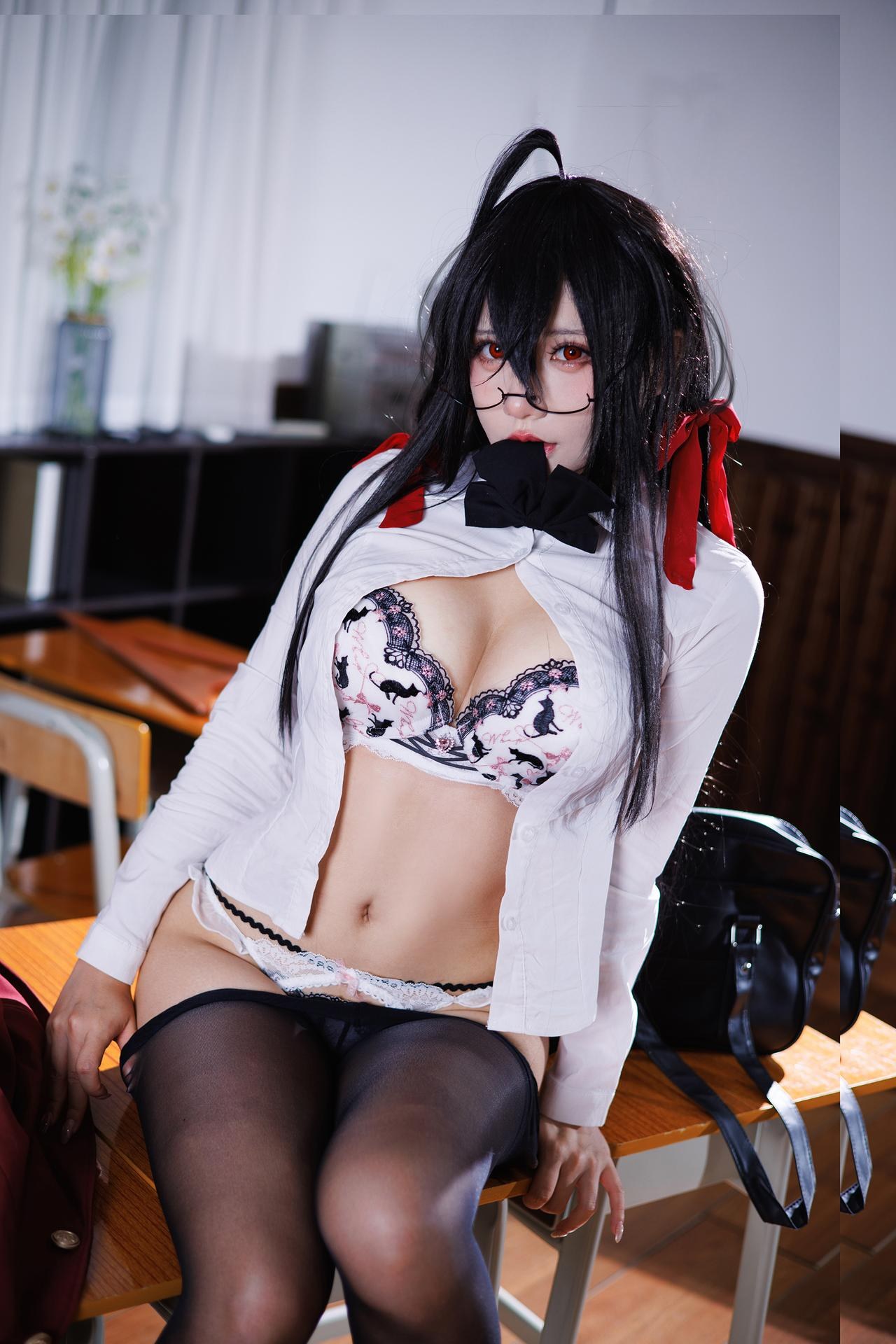 [cosplay] 是一只熊仔吗 - 大凤：大凤JK角色還原美腿大尺度 50P