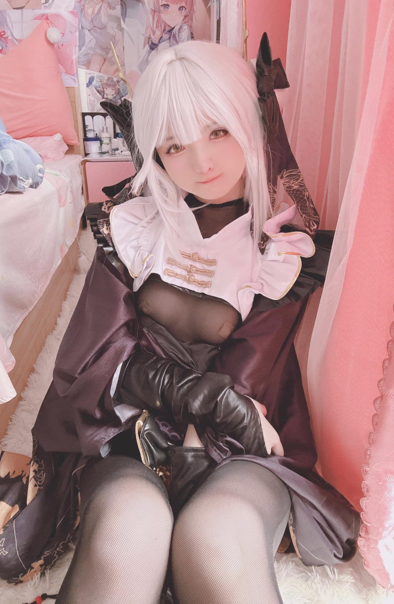[cosplay] 習呆呆 - 布兰：旗袍黑絲大尺度角色還原 22P2G