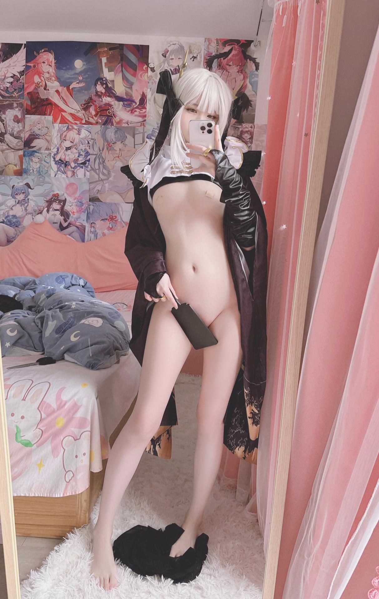 [cosplay] 習呆呆 - 布兰：旗袍黑絲大尺度角色還原 22P2G