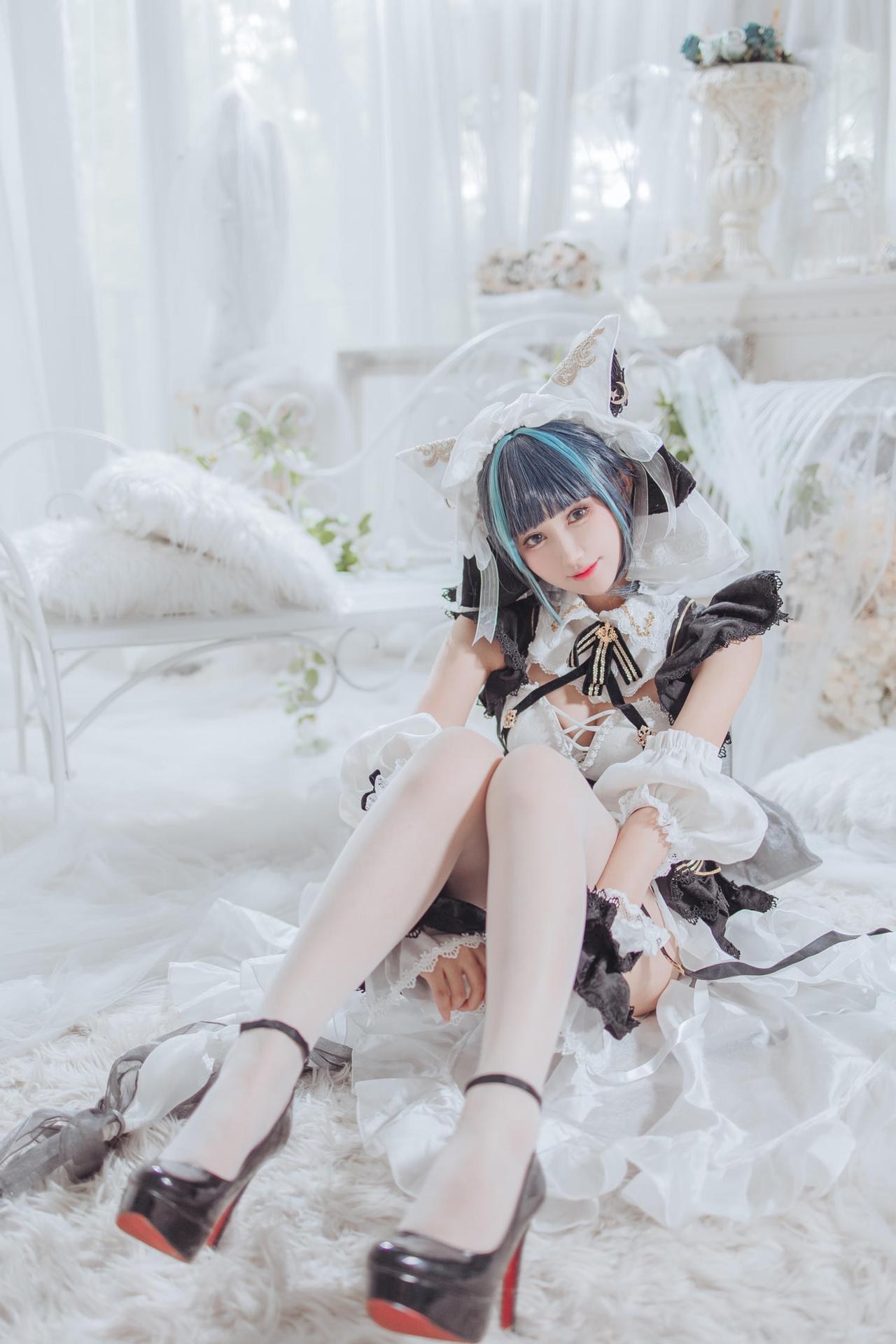 [Cosplay] Hanyu Sanwei - Cheshire hầu gái dáng đẹp 35P