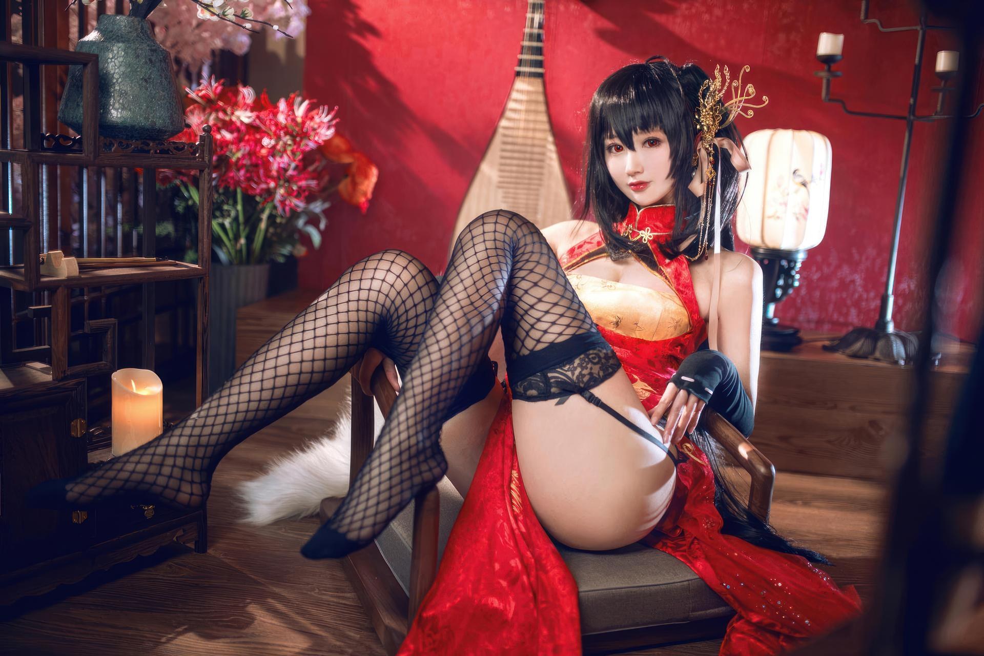 [Cosplay] Hanyu Sanwei - Taihou sườn xám đỏ dáng đẹp 21P
