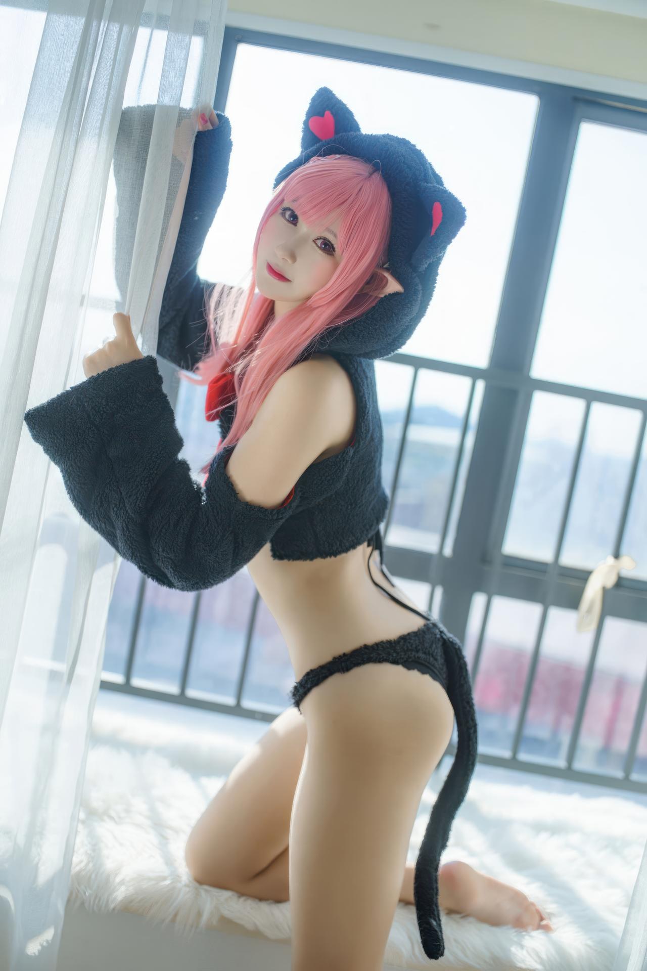 [Cosplay] Hanyu Sanwei - แมวของขวัญผมชมพู คอสเพลย์ 26P