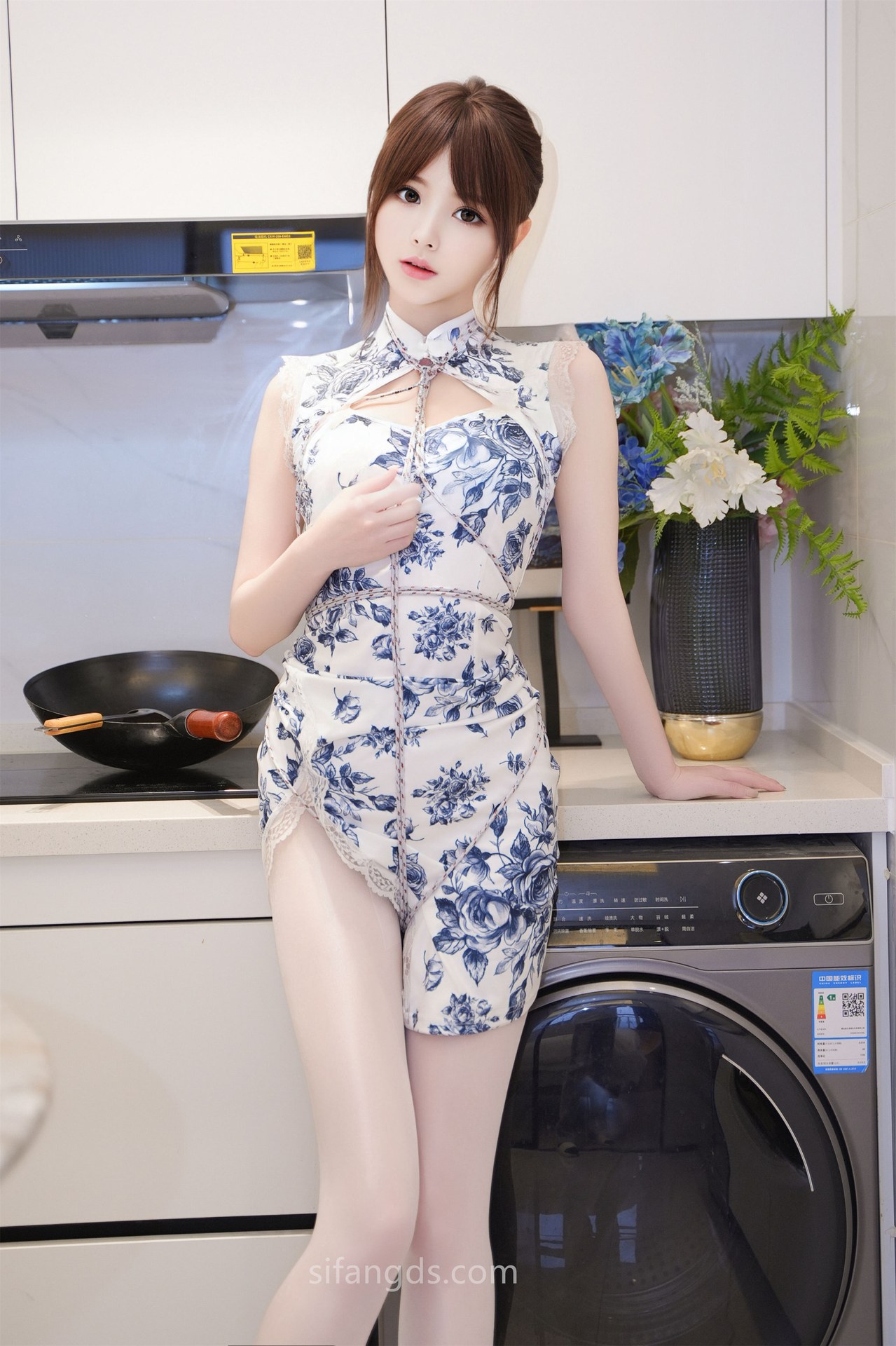 [Model] Meng Ling Er - Xiuren qipao white stockings 114P5G1V