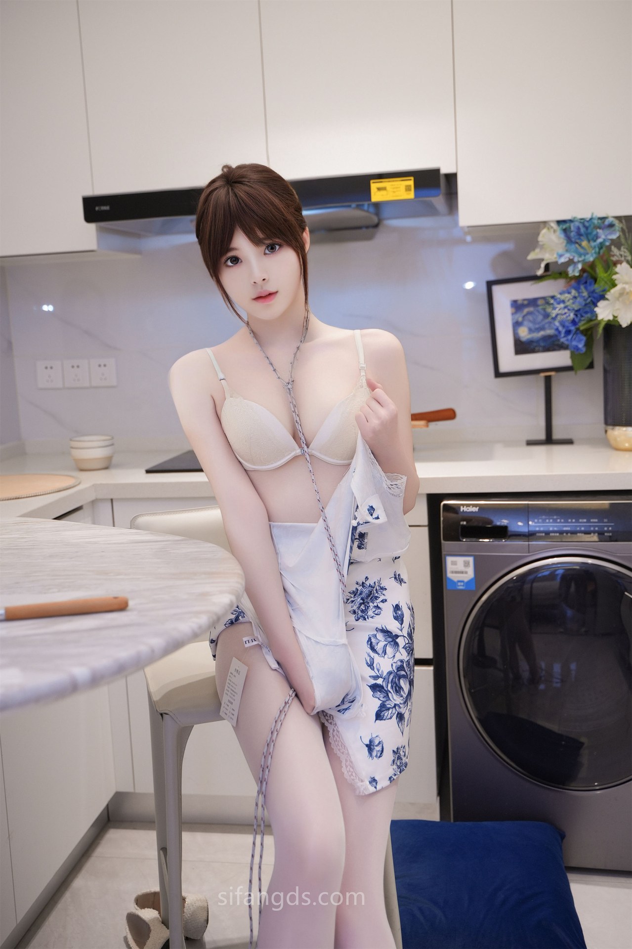 [Model] Meng Ling Er - Xiuren qipao white stockings 114P5G1V
