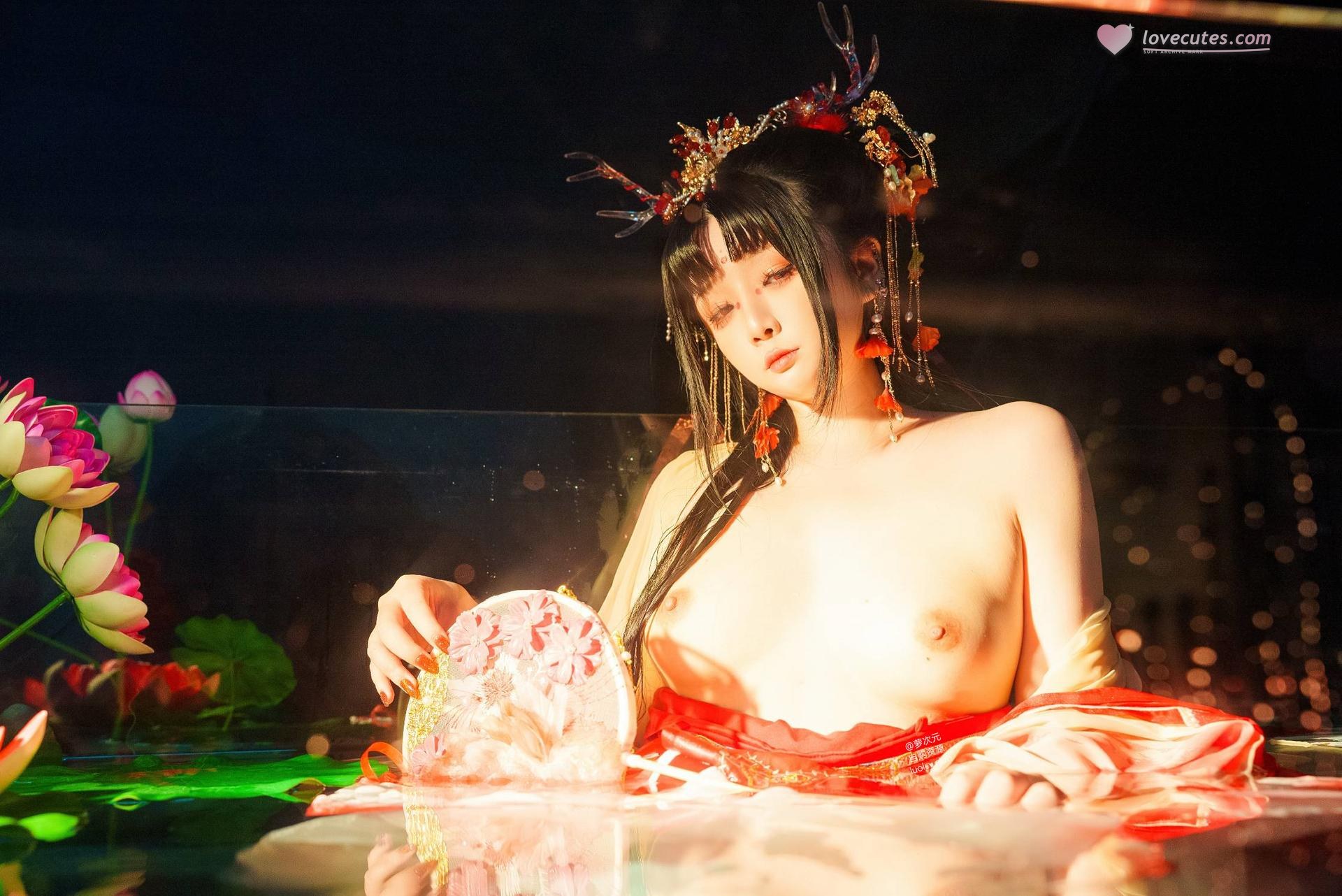 [cosplay] 落落Raku - 赤龍姬：角色還原美腿大尺度 59P1V