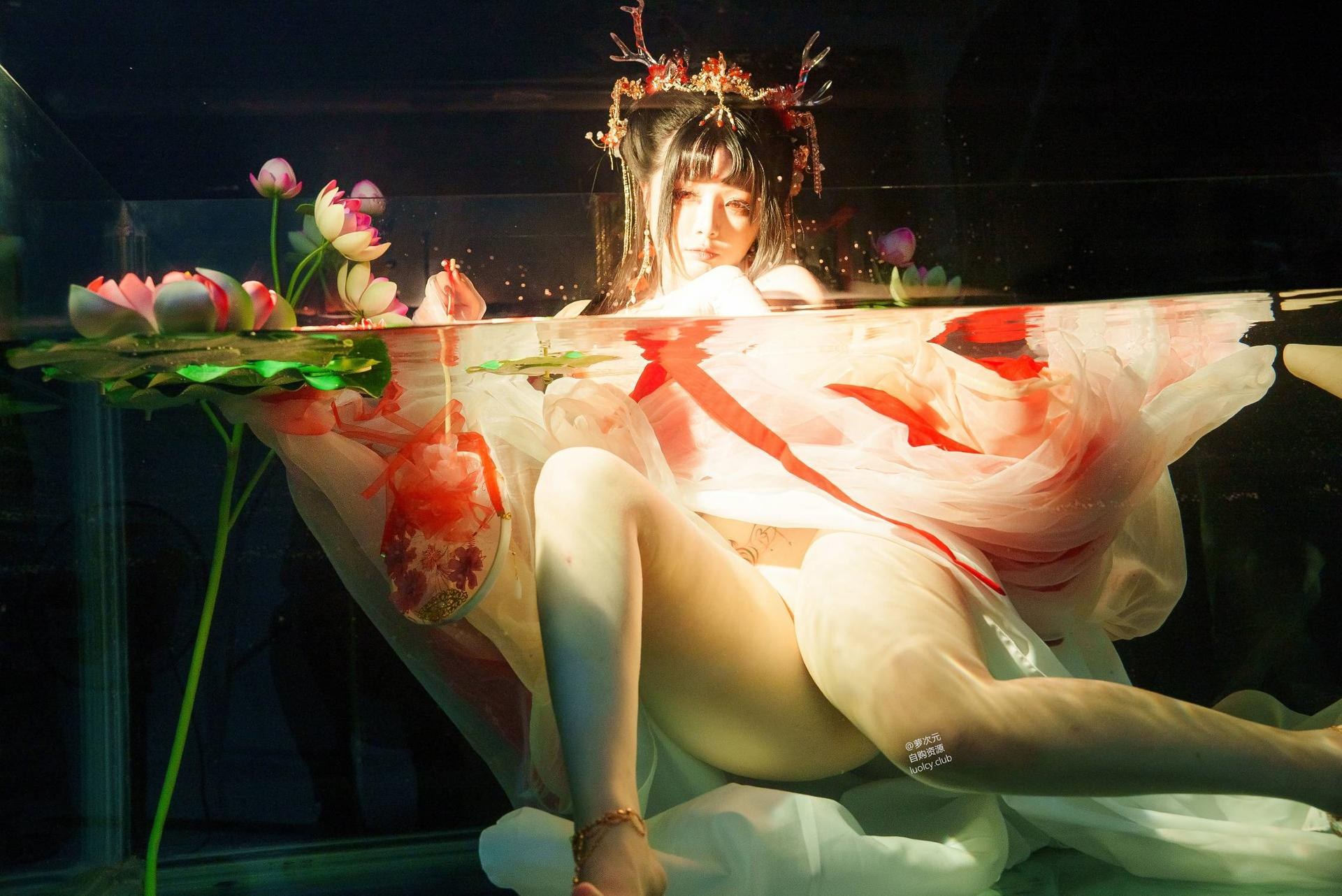 [cosplay] 落落Raku - 赤龍姬：角色還原美腿大尺度 59P1V