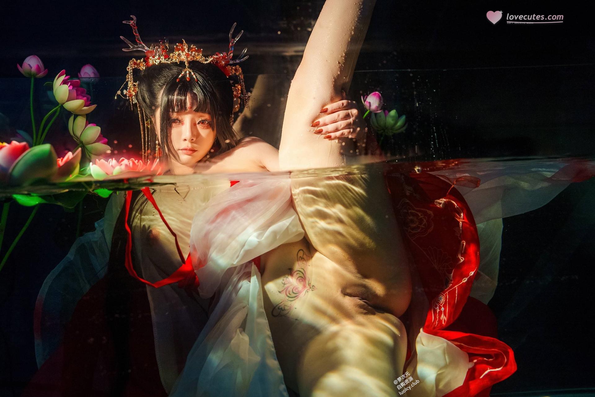 [cosplay] 落落Raku - 赤龍姬：角色還原美腿大尺度 59P1V