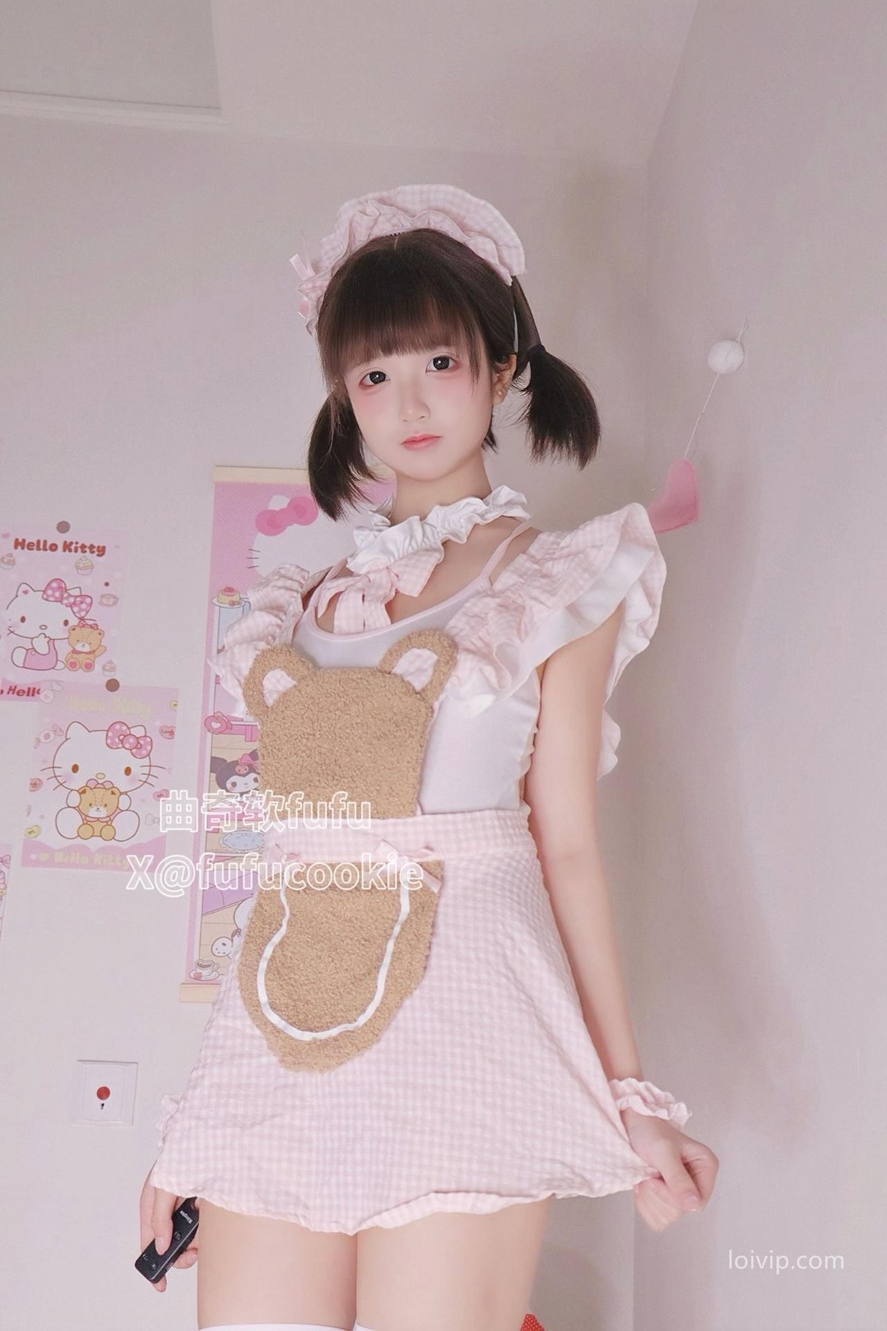 [cosplay] 曲奇软fufu - 小熊女僕：角色還原美腿大尺度 39P2V