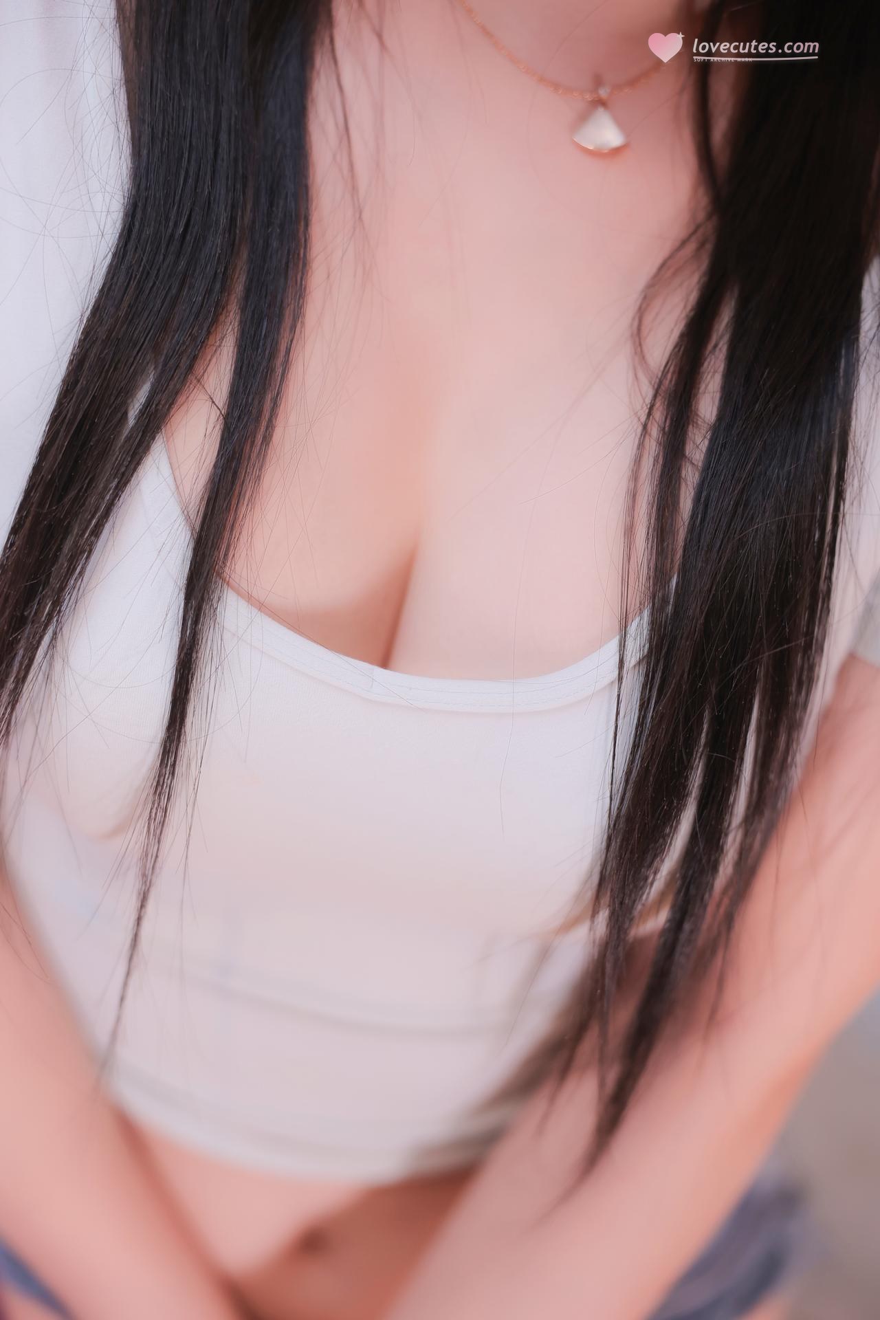 [模特] 林杉杉 - R18 秀人网模特 牛仔丁字短裤拍摄花絮：写真美腿大尺度 77P2V
