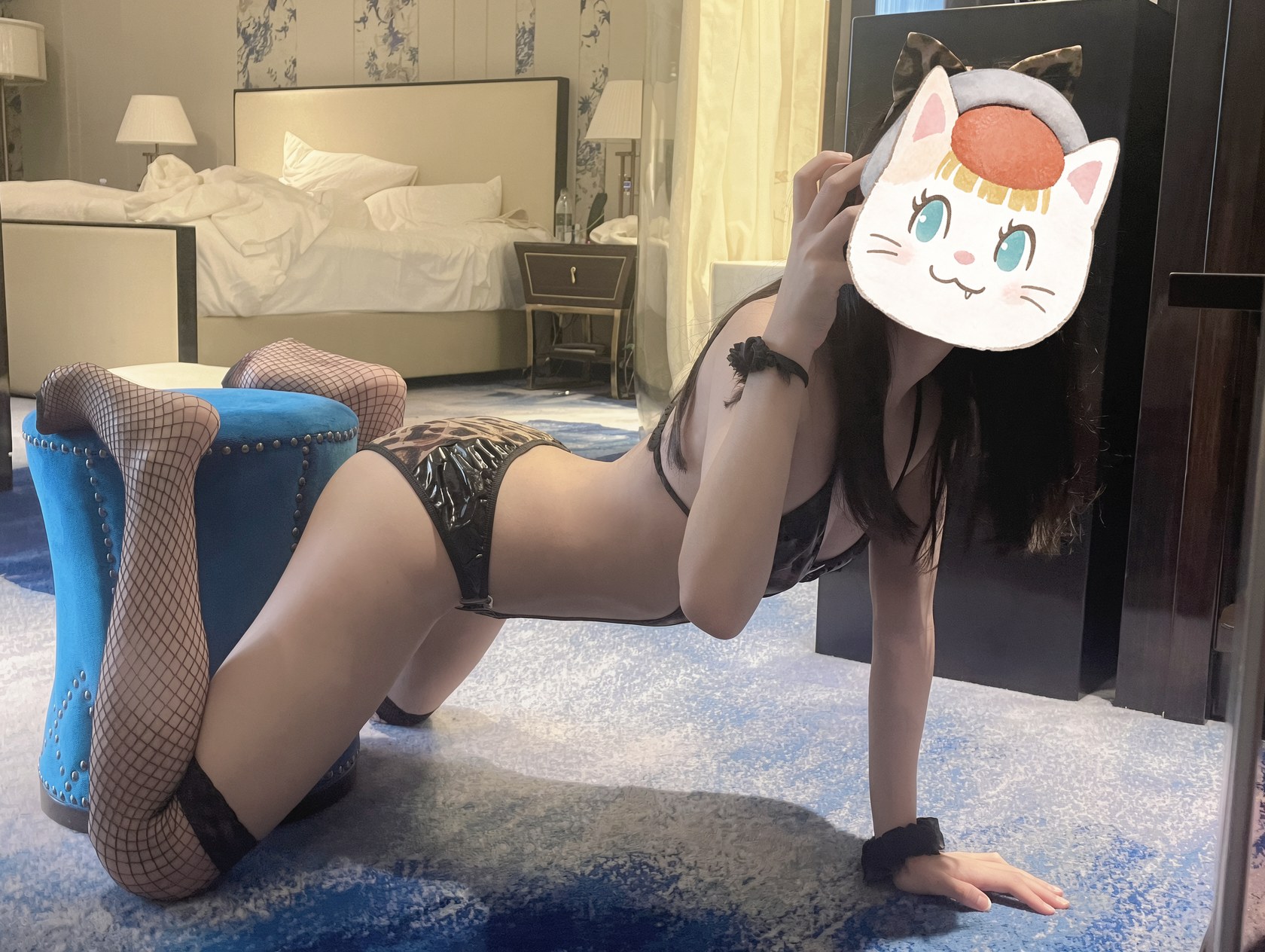 [私房] Wowring - 白絲女僕私拍：黑絲聖誕內衣白虎露點 135P4V