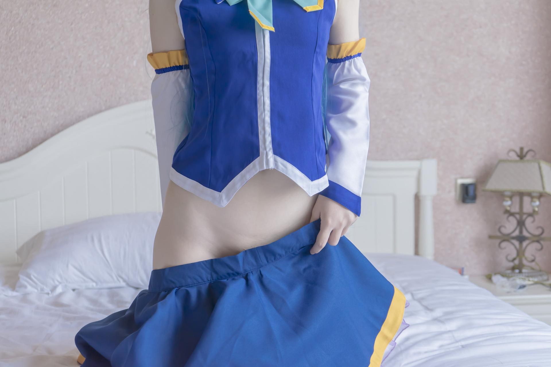 [cosplay] 少女映畫 - 阿庫婭：翹臀大尺度露點角色還原 80P