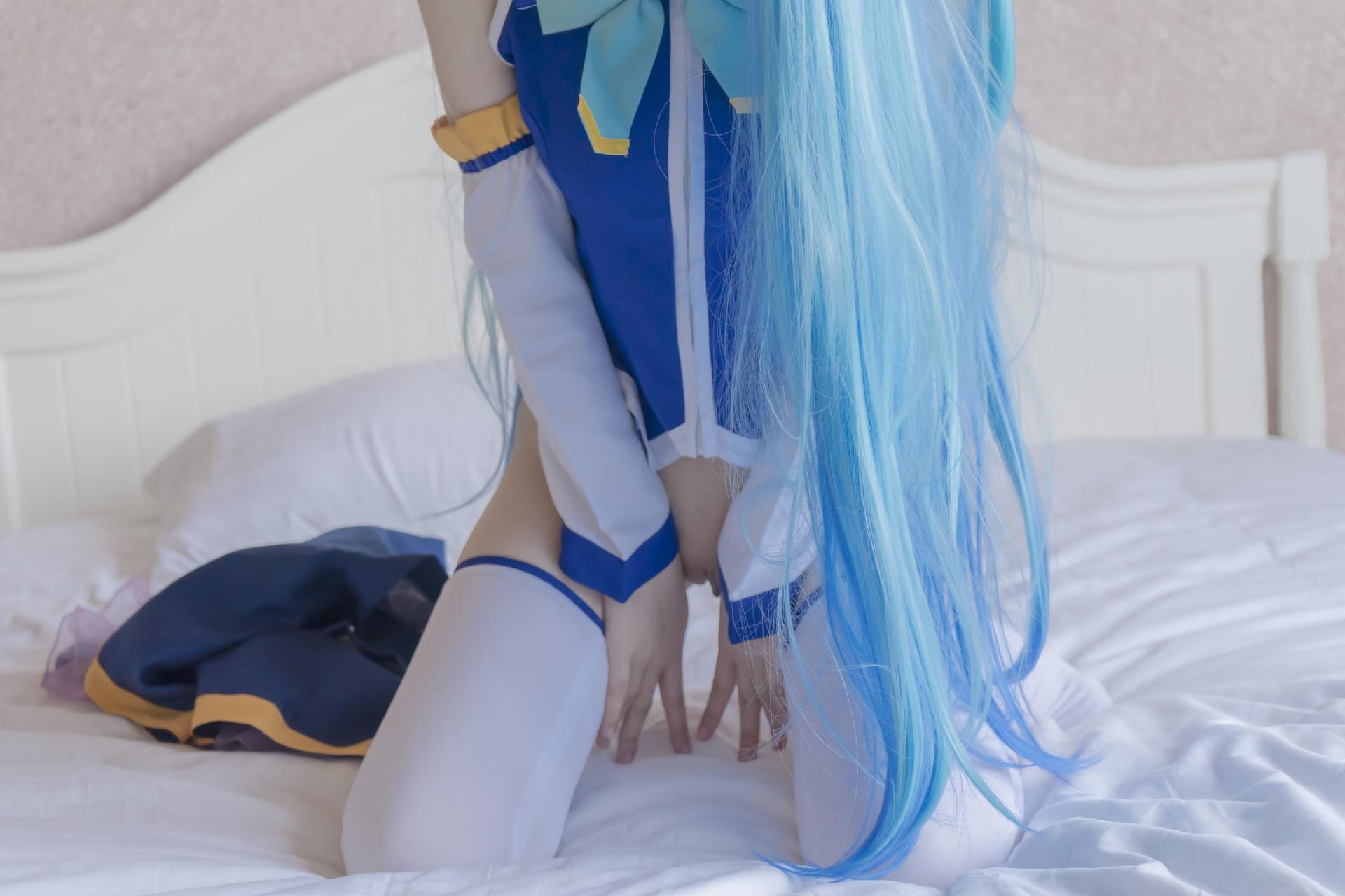 [cosplay] 少女映畫 - 阿庫婭：翹臀大尺度露點角色還原 80P