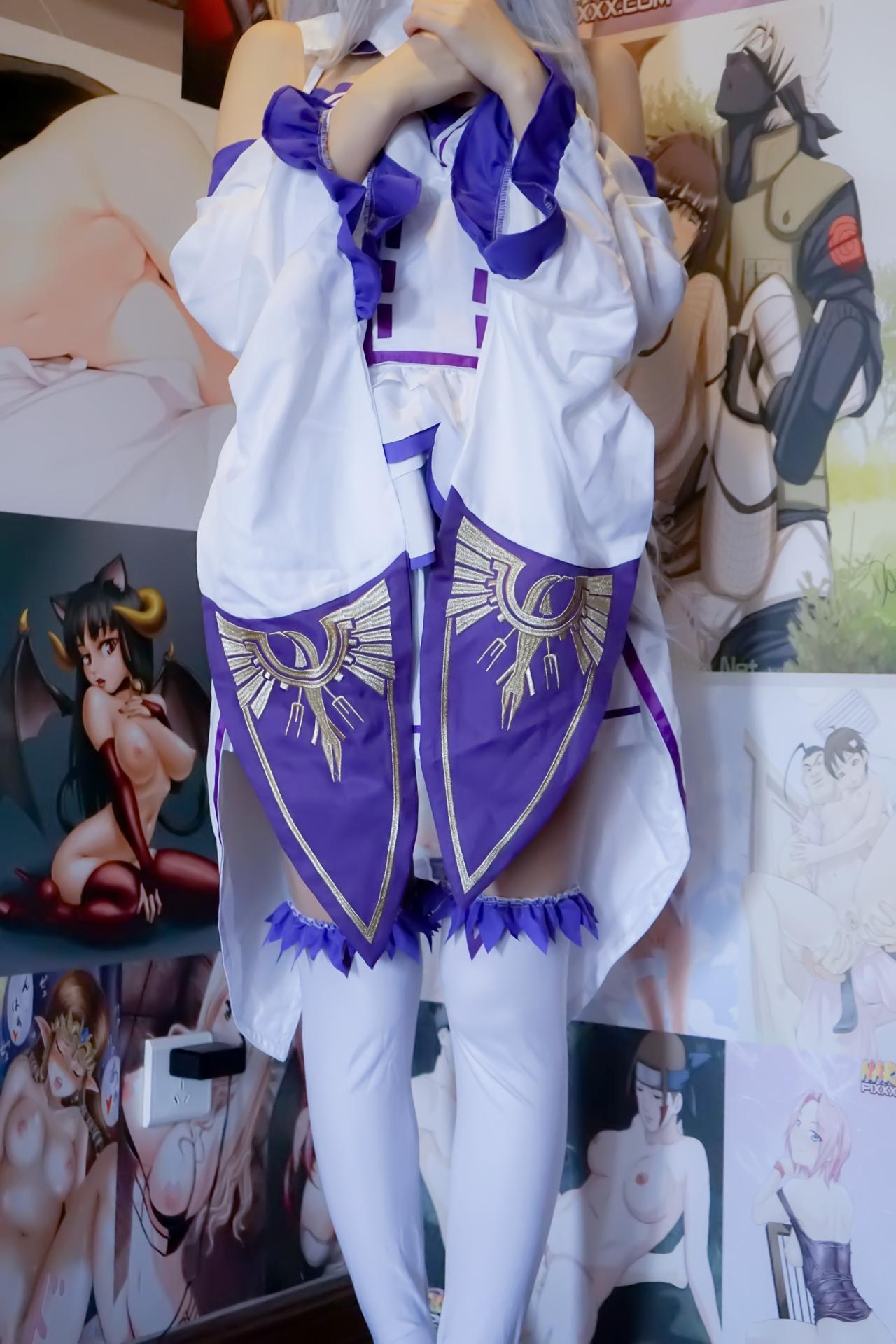 [cosplay] 少女映畫 - 艾米莉亞：翹臀蕾絲內衣白絲大尺度角色還原 97P