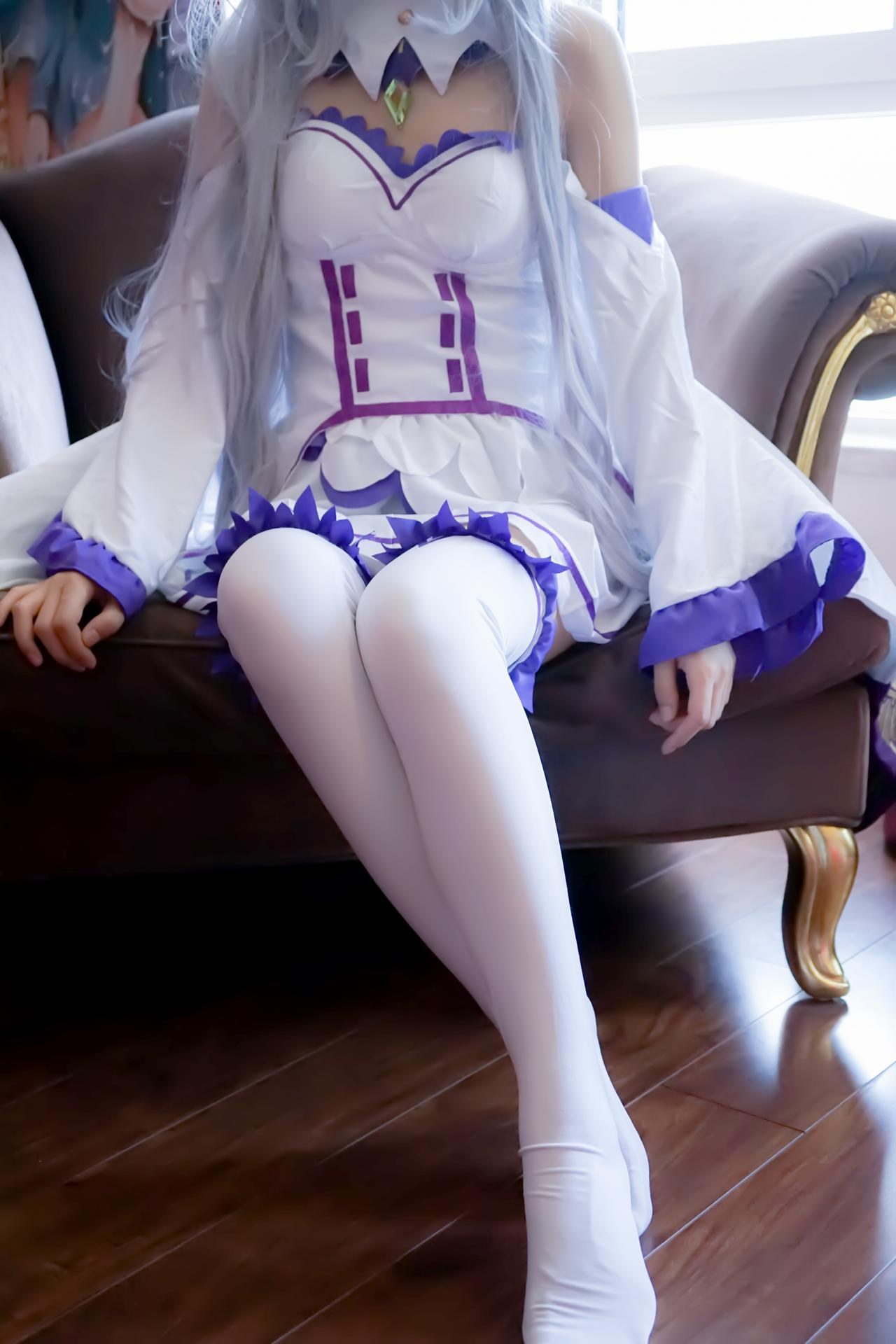 [Cosplay] Shaonv Yinghua - Emilia: phong cách ảnh người lớn chi tiết hở ngực vòng ba nổi bật bộ ảnh 97P