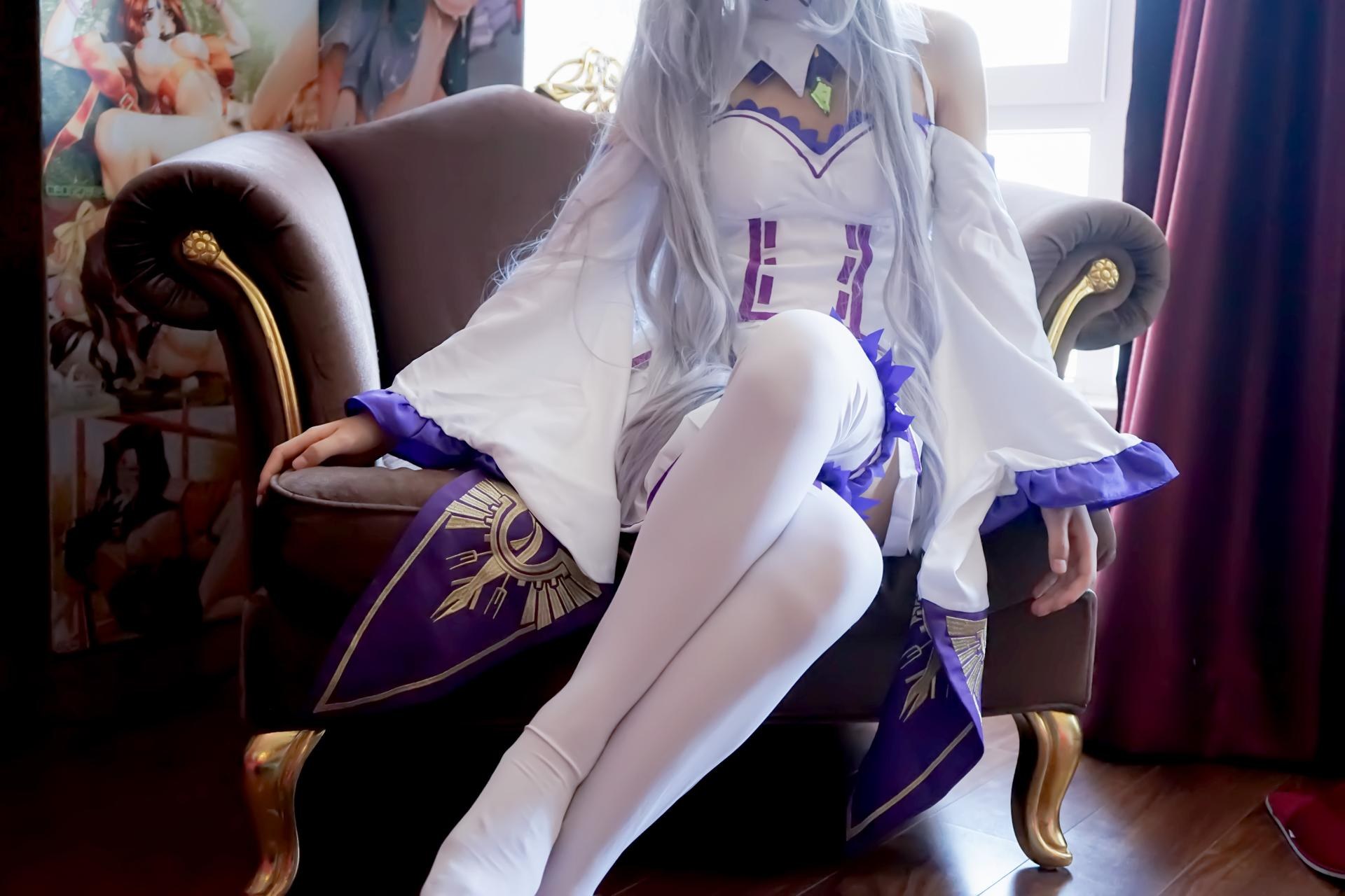 [Cosplay] Shaonv Yinghua - Emilia: phong cách ảnh người lớn chi tiết hở ngực vòng ba nổi bật bộ ảnh 97P