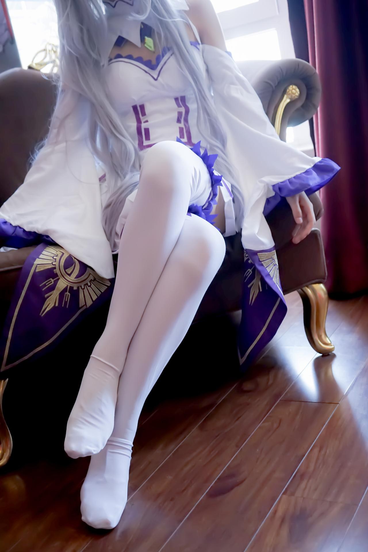 [Cosplay] Shaonv Yinghua - Emilia: phong cách ảnh người lớn chi tiết hở ngực vòng ba nổi bật bộ ảnh 97P
