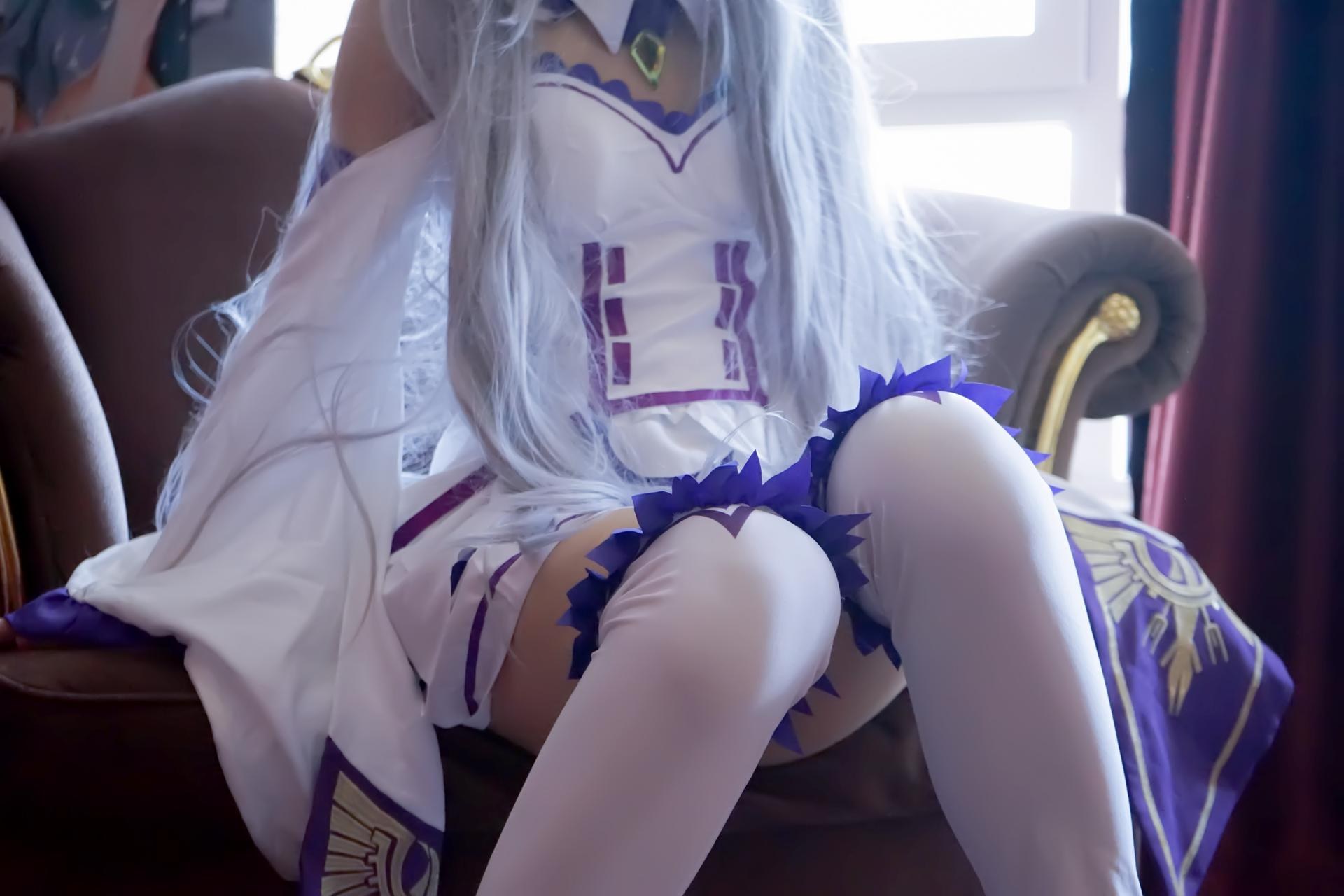 [Cosplay] Shaonv Yinghua - Emilia: phong cách ảnh người lớn chi tiết hở ngực vòng ba nổi bật bộ ảnh 97P