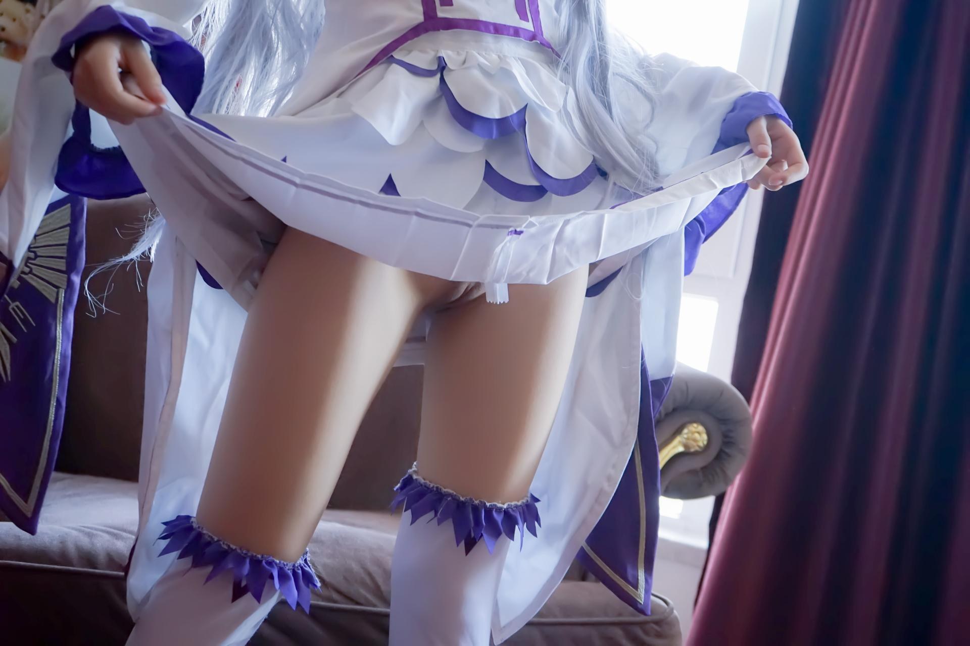 [cosplay] 少女映畫 - 艾米莉亞：翹臀蕾絲內衣白絲大尺度角色還原 97P