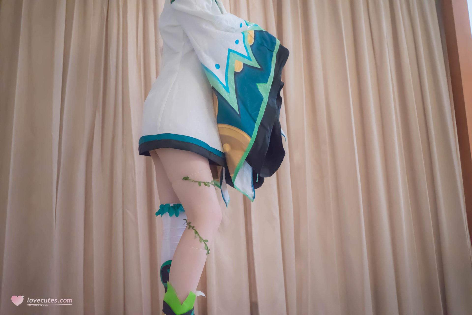 [cosplay] 少女映画 - 阴阳师 萤草：翘臀白丝露穴大尺度角色还原 91P1V
