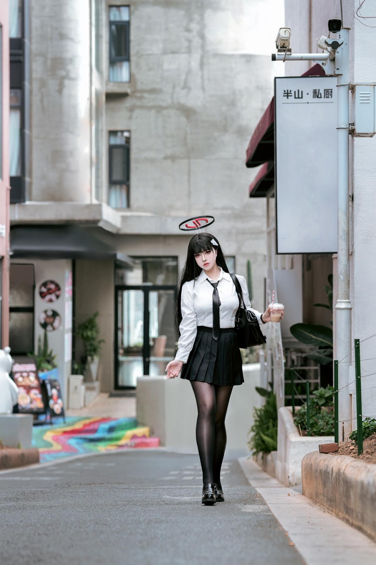 [cosplay] 半半子 - 蔚蓝档案 调月莉音：竞泳美腿大尺度 64P5V